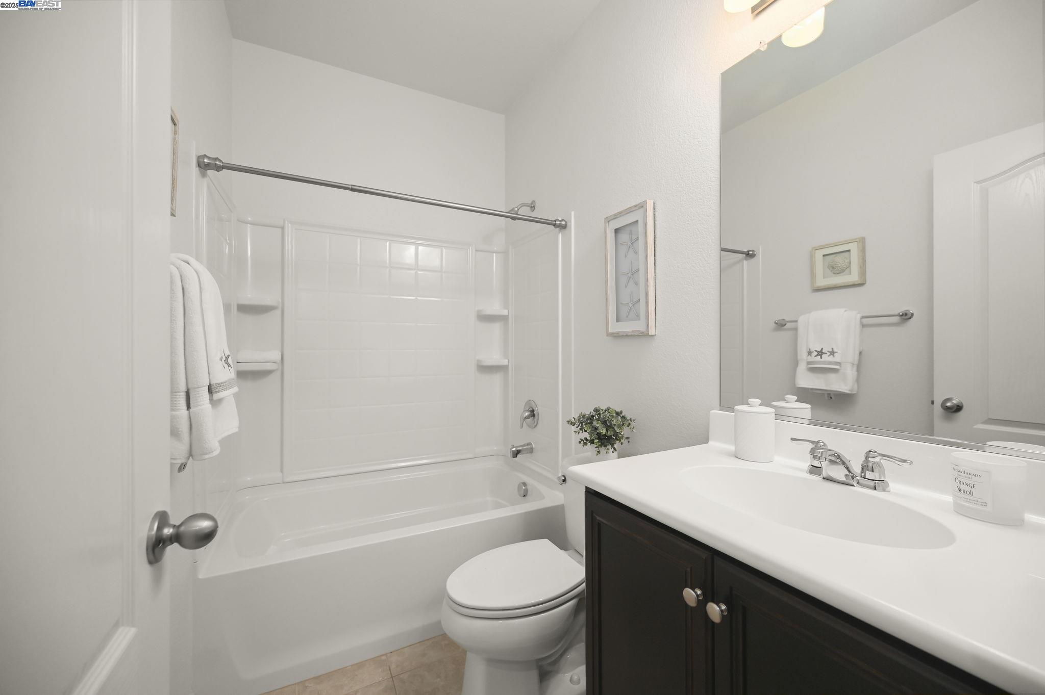 Detail Gallery Image 14 of 25 For 726 El Paseo Cir, Walnut Creek,  CA 94597 - 3 Beds | 3/1 Baths