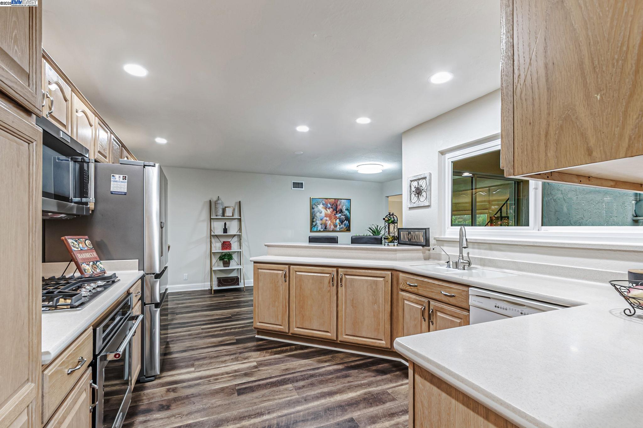 Detail Gallery Image 18 of 60 For 35494 Blackburn Dr, Newark,  CA 94560 - 4 Beds | 3 Baths