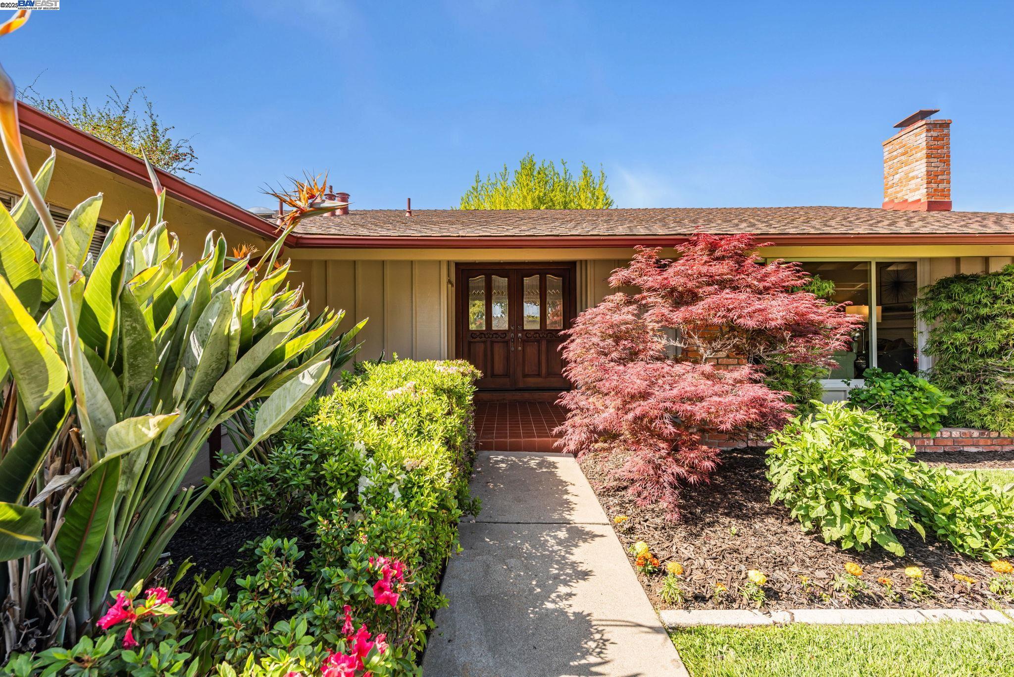Detail Gallery Image 4 of 60 For 35494 Blackburn Dr, Newark,  CA 94560 - 4 Beds | 3 Baths
