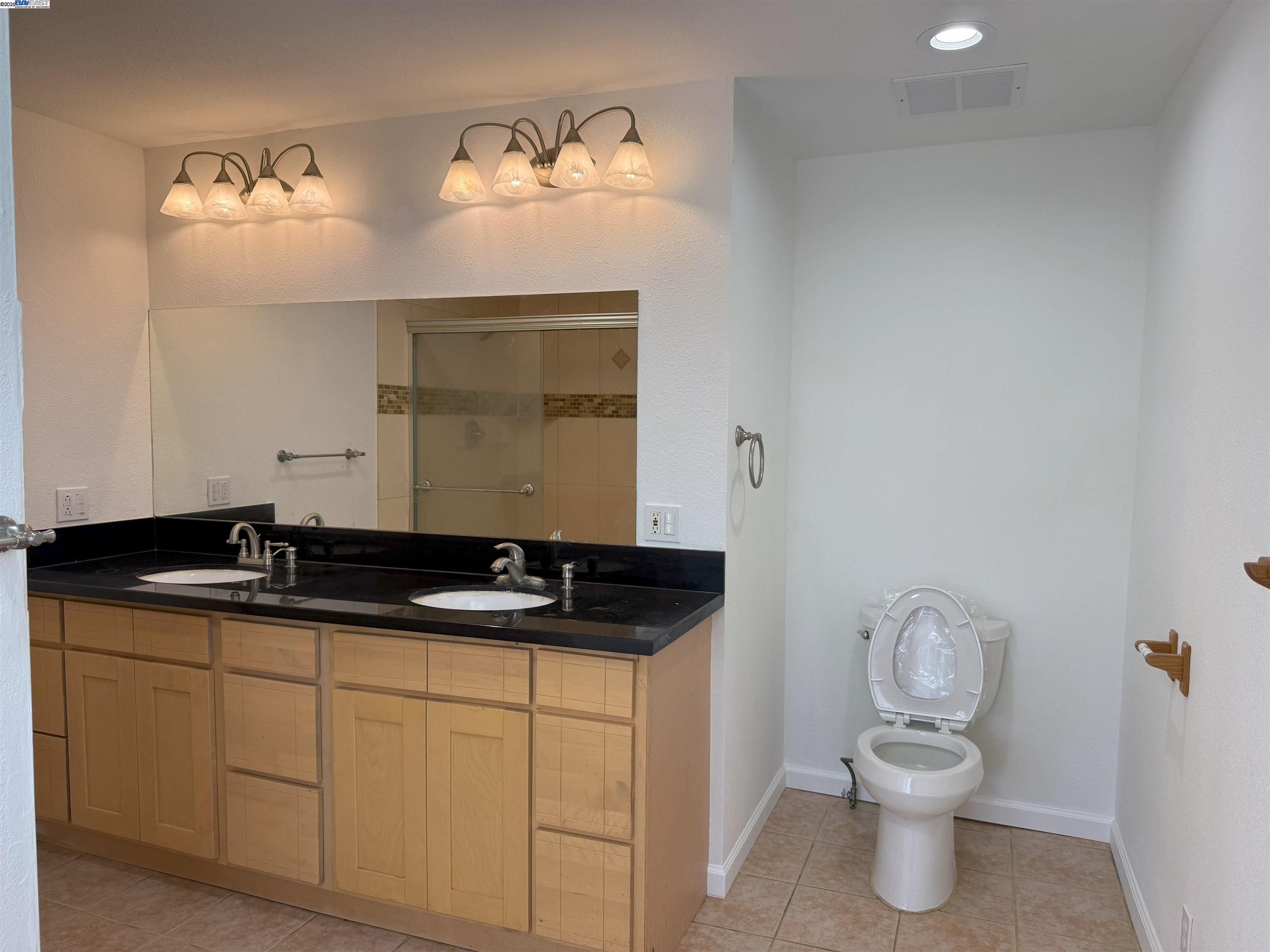 Detail Gallery Image 17 of 36 For 663 Renfrew Rd, El Sobrante,  CA 94803 - 3 Beds | 3 Baths