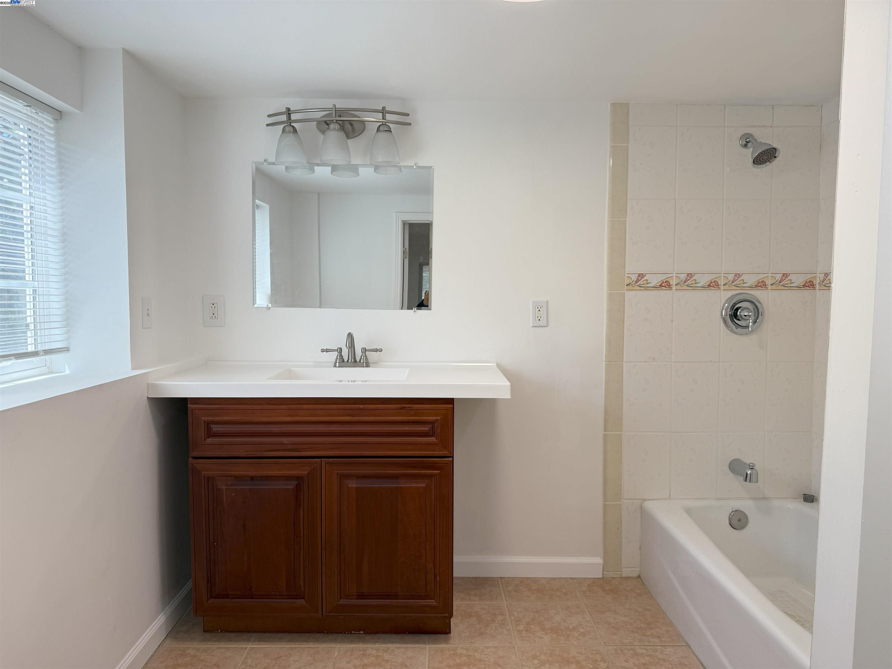 Detail Gallery Image 30 of 36 For 663 Renfrew Rd, El Sobrante,  CA 94803 - 3 Beds | 3 Baths