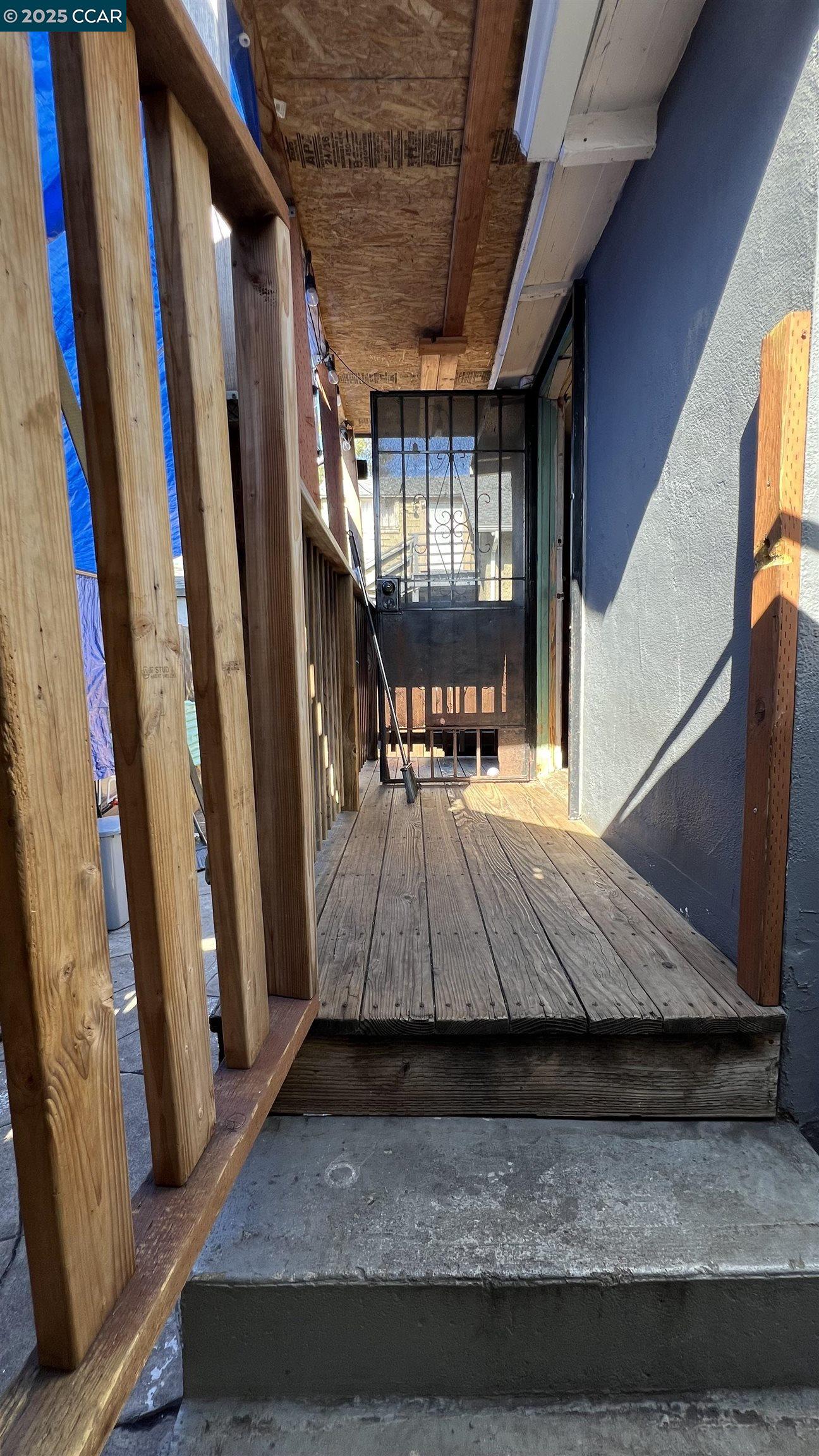 Detail Gallery Image 2 of 15 For 2619 62nd Ave., Oakland,  CA 94605 - 2 Beds | 1 Baths