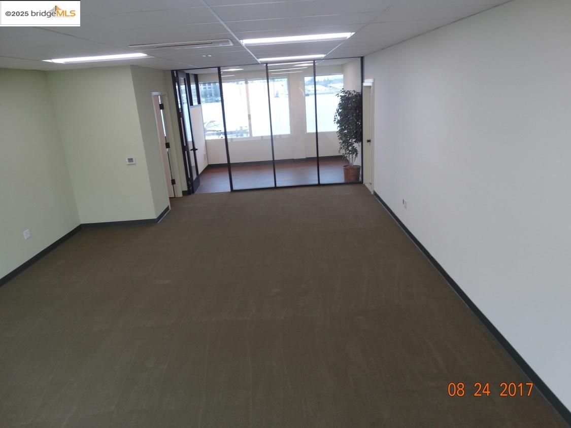 Detail Gallery Image 2 of 5 For 11 Embarcadero, Oakland,  CA 94607 - – Beds | – Baths