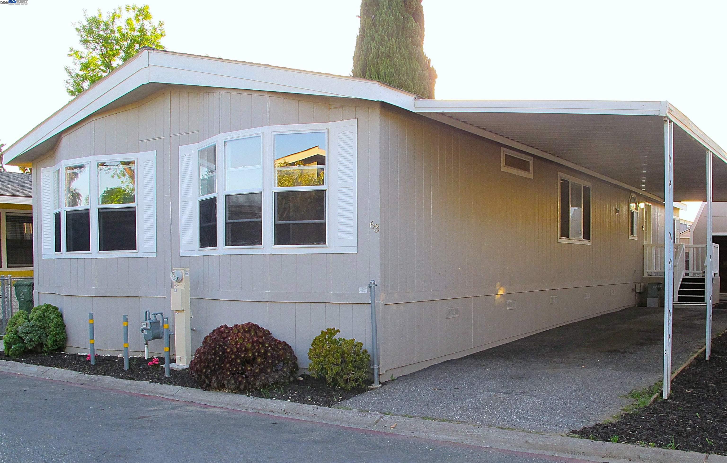 Detail Gallery Image 1 of 30 For 200 Ford Rd #63,  San Jose,  CA 95138 - 3 Beds | 2 Baths