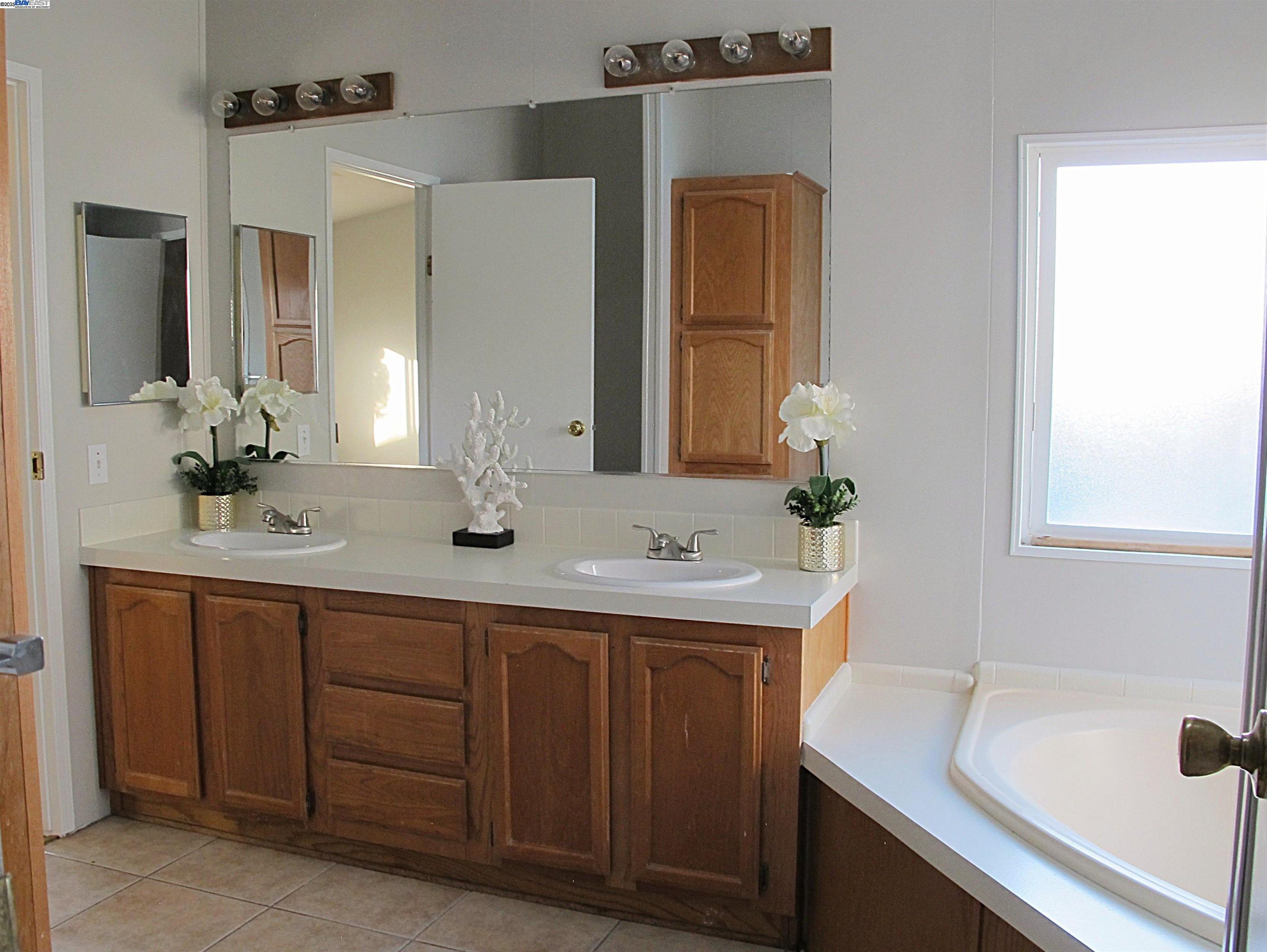 Detail Gallery Image 14 of 30 For 200 Ford Rd #63,  San Jose,  CA 95138 - 3 Beds | 2 Baths