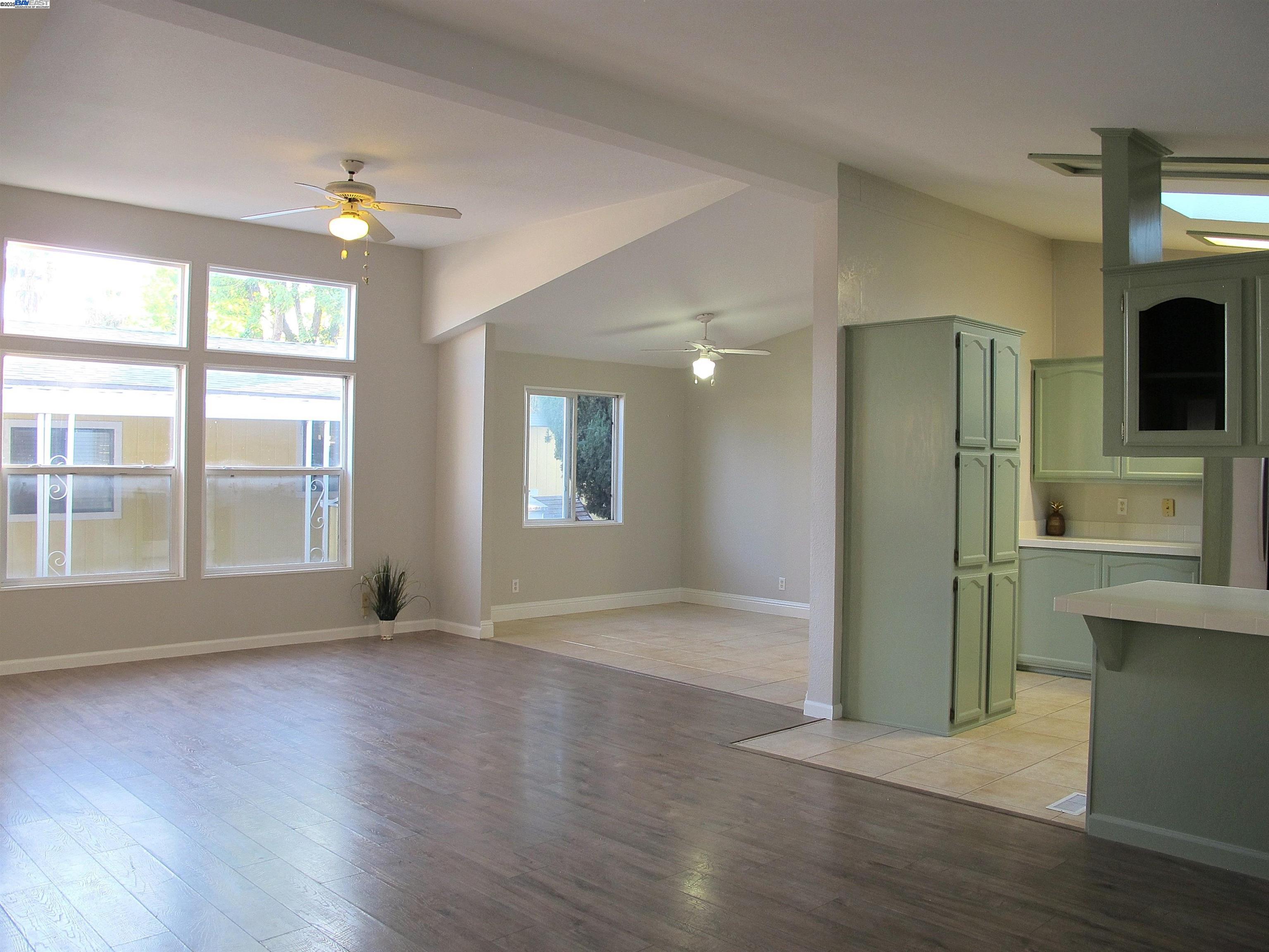 Detail Gallery Image 6 of 30 For 200 Ford Rd #63,  San Jose,  CA 95138 - 3 Beds | 2 Baths