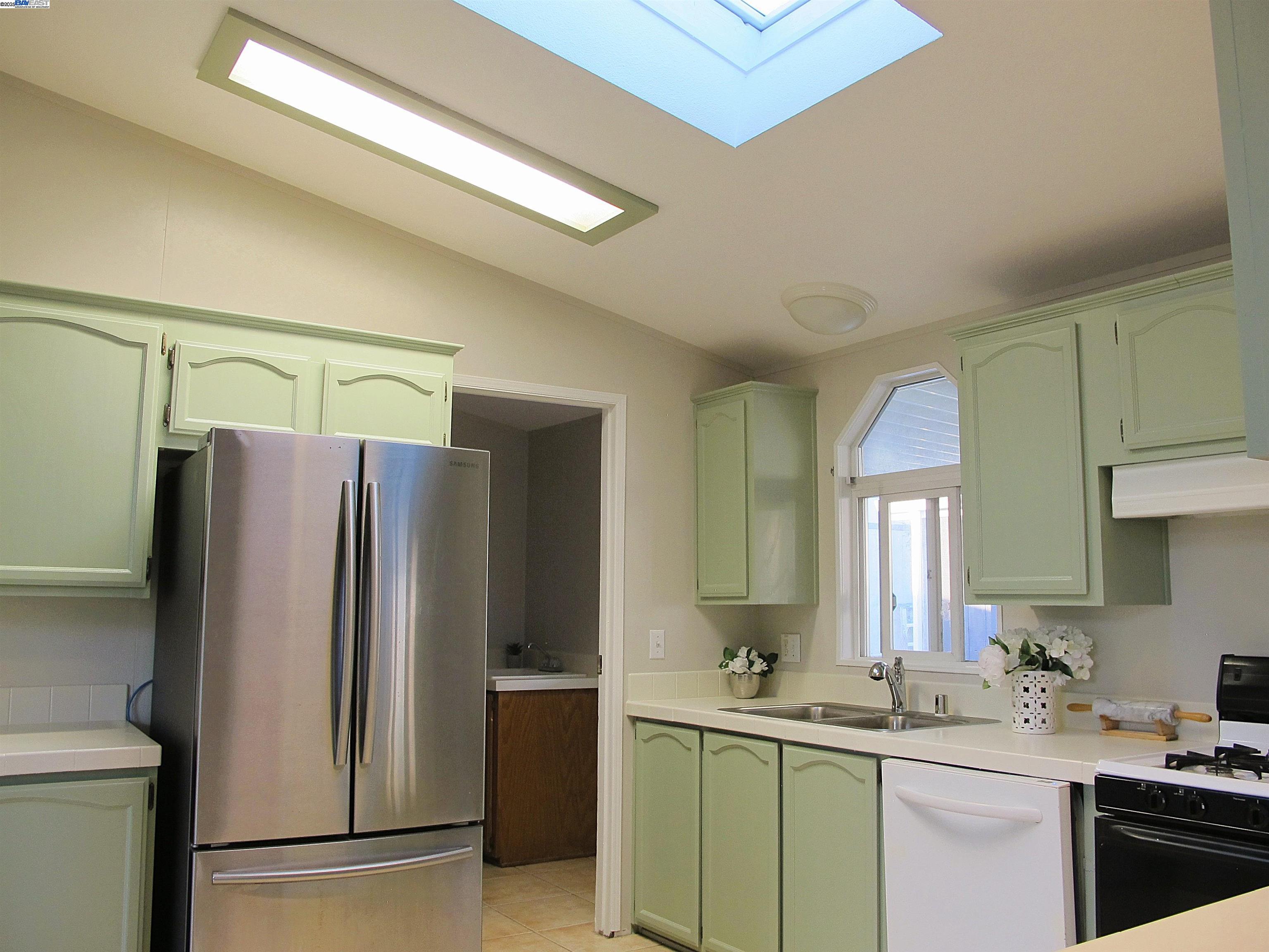 Detail Gallery Image 8 of 30 For 200 Ford Rd #63,  San Jose,  CA 95138 - 3 Beds | 2 Baths