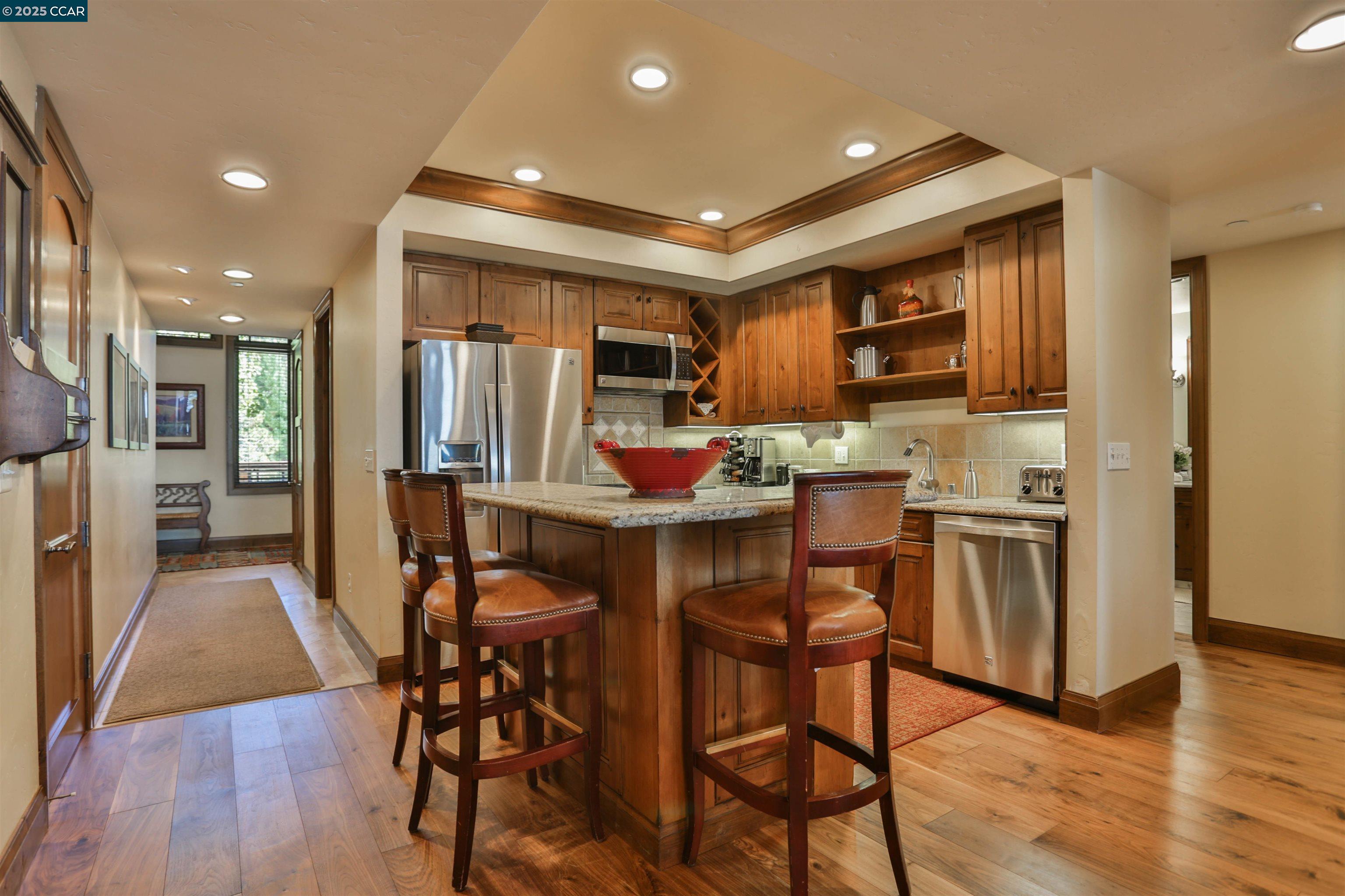 Detail Gallery Image 14 of 28 For 6750 North Lake Blvd 6b,  Tahoe Vista,  CA 96148 - 3 Beds | 3 Baths