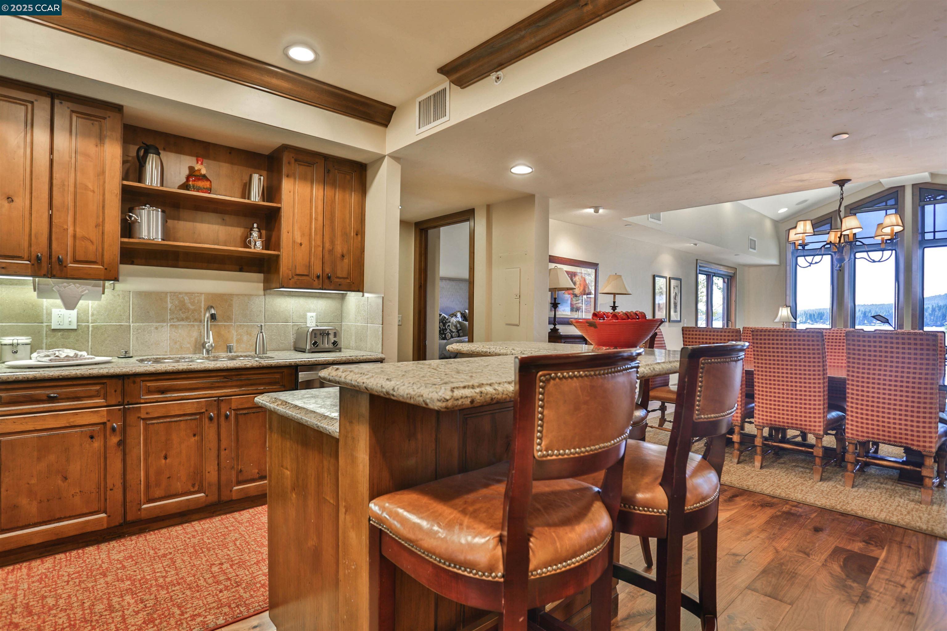 Detail Gallery Image 15 of 28 For 6750 North Lake Blvd 6b,  Tahoe Vista,  CA 96148 - 3 Beds | 3 Baths