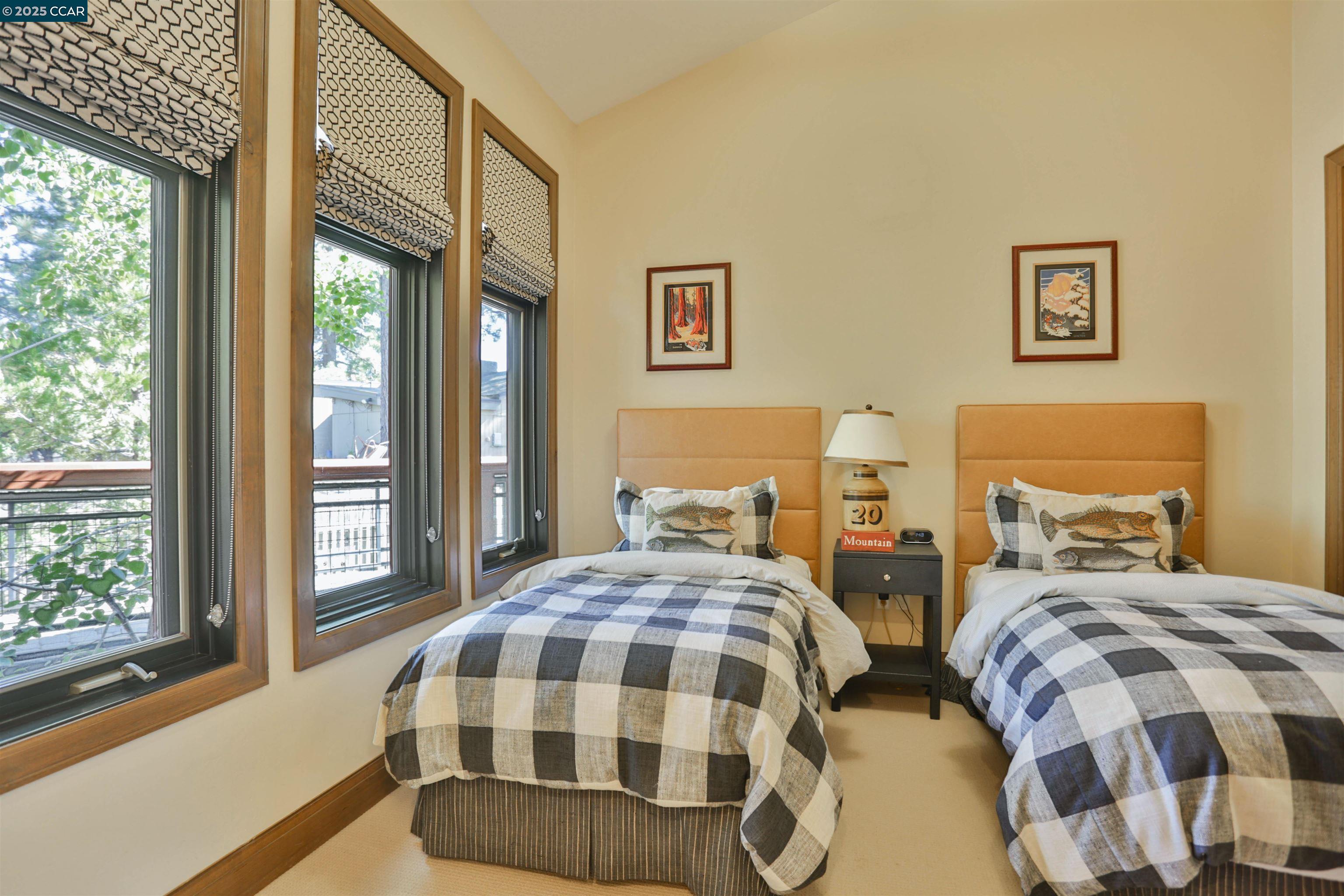 Detail Gallery Image 4 of 28 For 6750 North Lake Blvd 6b,  Tahoe Vista,  CA 96148 - 3 Beds | 3 Baths