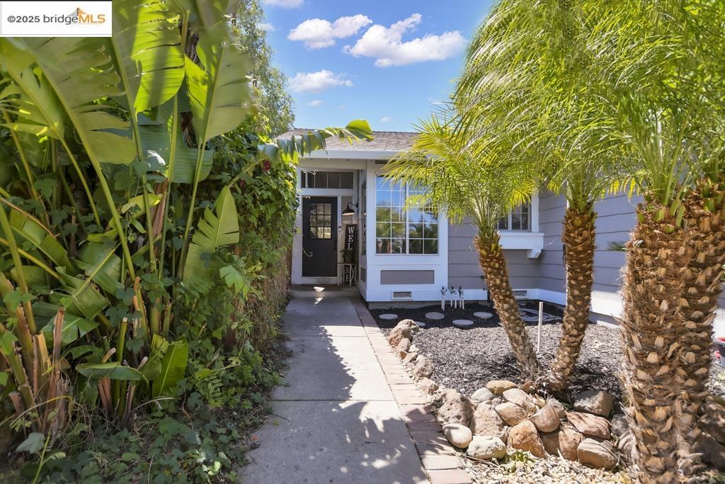 Detail Gallery Image 2 of 31 For 1359 Port Ct, Oakley,  CA 94561 - 3 Beds | 2 Baths