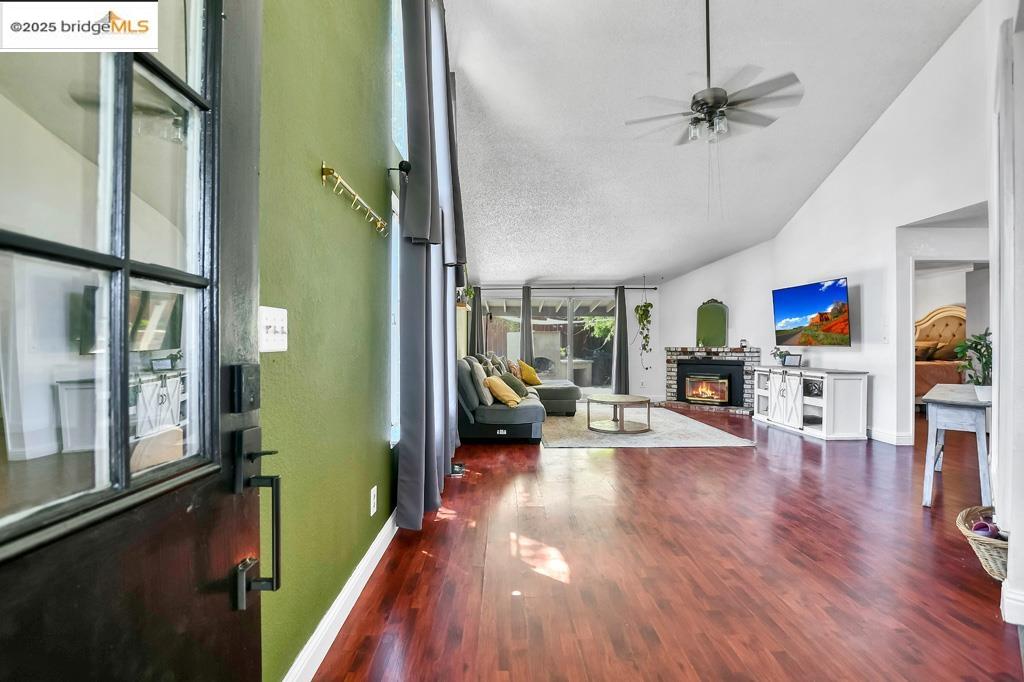 Detail Gallery Image 3 of 31 For 1359 Port Ct, Oakley,  CA 94561 - 3 Beds | 2 Baths