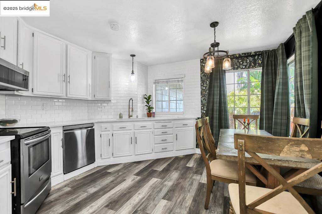 Detail Gallery Image 9 of 31 For 1359 Port Ct, Oakley,  CA 94561 - 3 Beds | 2 Baths