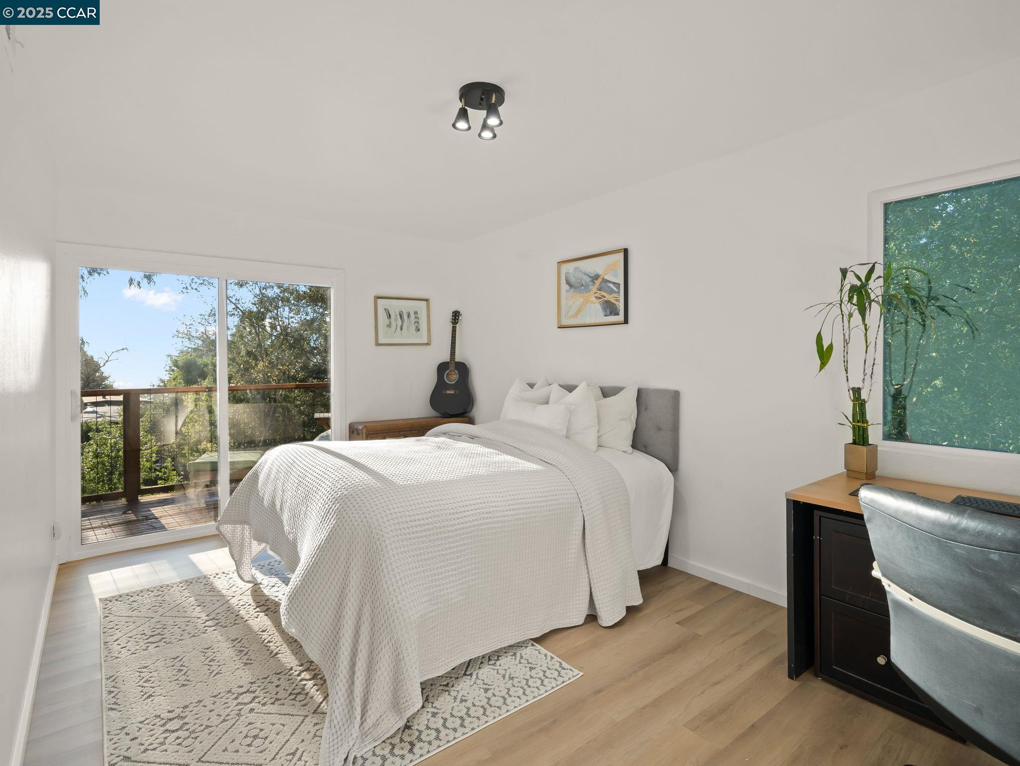 Detail Gallery Image 16 of 41 For 230 Fairlawn Dr, Berkeley,  CA 94708 - 4 Beds | 2 Baths