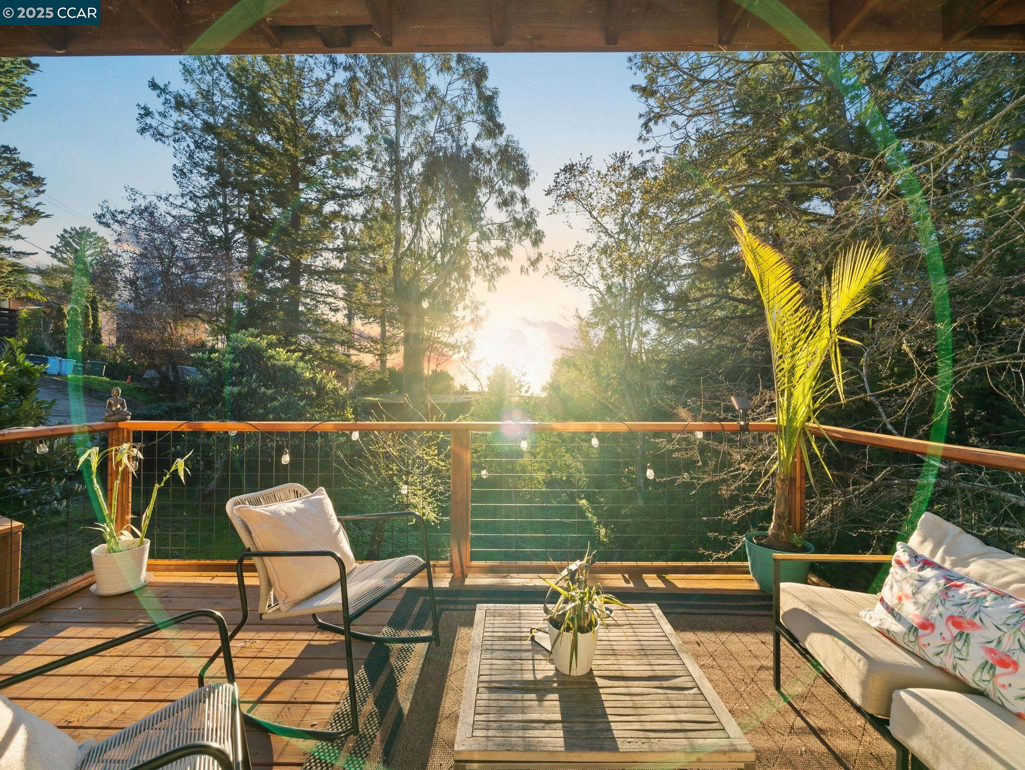 Detail Gallery Image 27 of 41 For 230 Fairlawn Dr, Berkeley,  CA 94708 - 4 Beds | 2 Baths