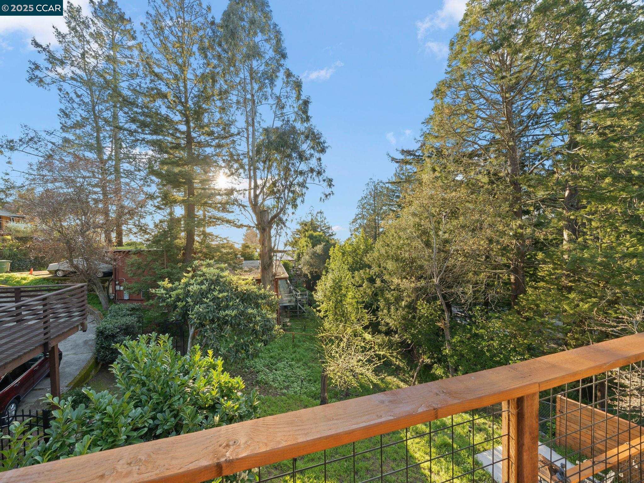 Detail Gallery Image 30 of 41 For 230 Fairlawn Dr, Berkeley,  CA 94708 - 4 Beds | 2 Baths