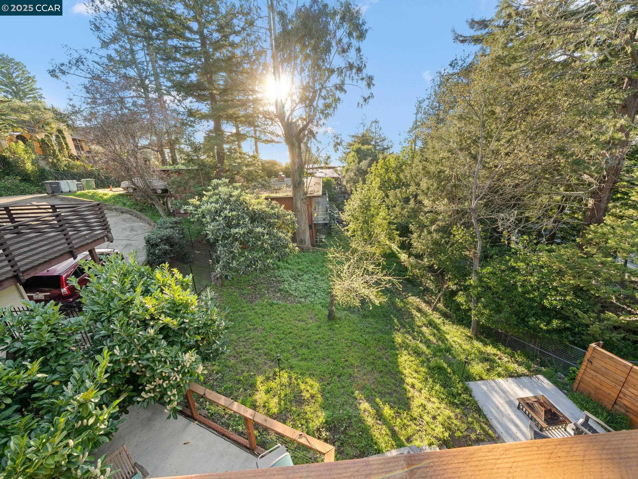 Detail Gallery Image 32 of 41 For 230 Fairlawn Dr, Berkeley,  CA 94708 - 4 Beds | 2 Baths