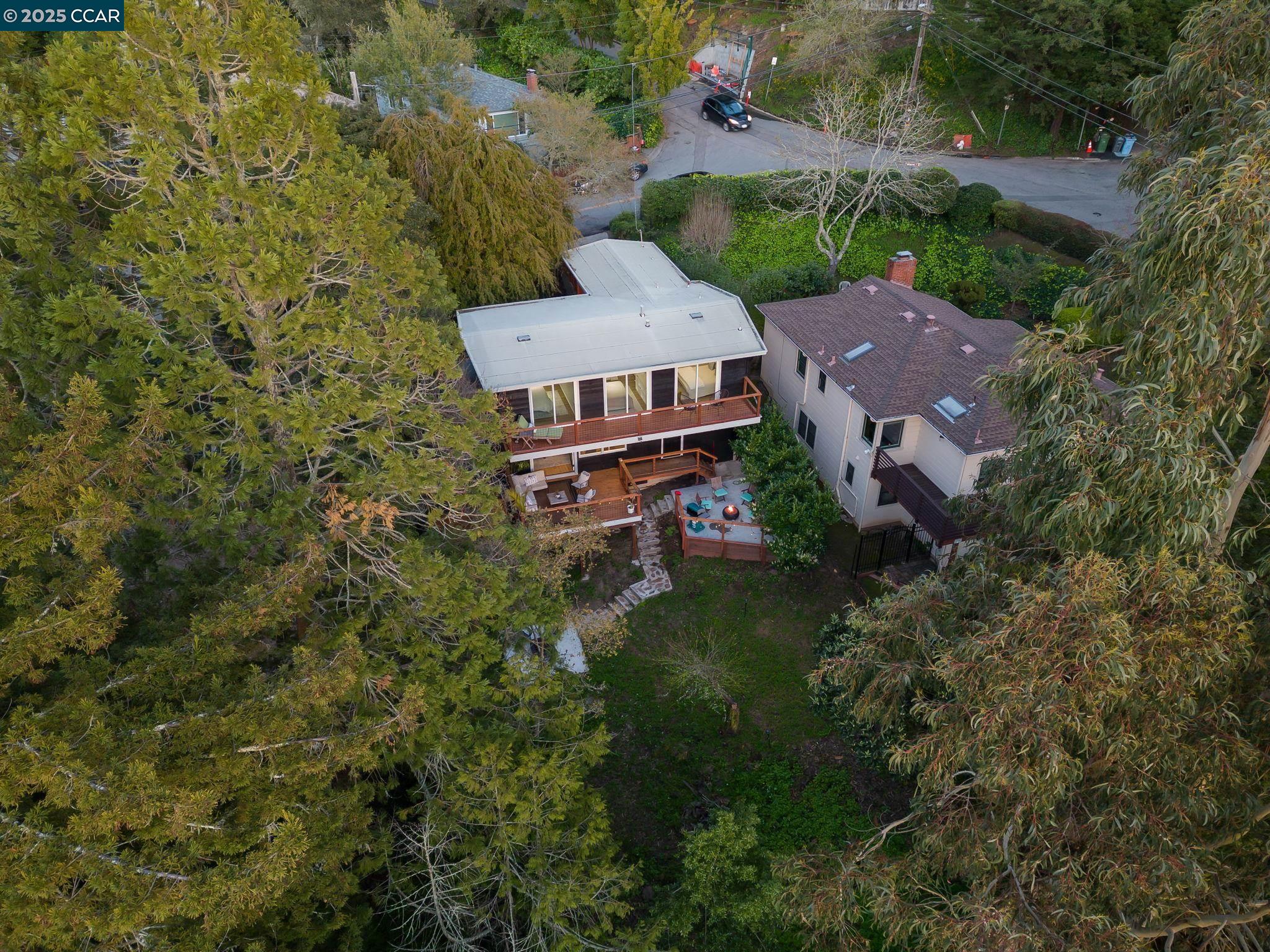 Detail Gallery Image 34 of 41 For 230 Fairlawn Dr, Berkeley,  CA 94708 - 4 Beds | 2 Baths