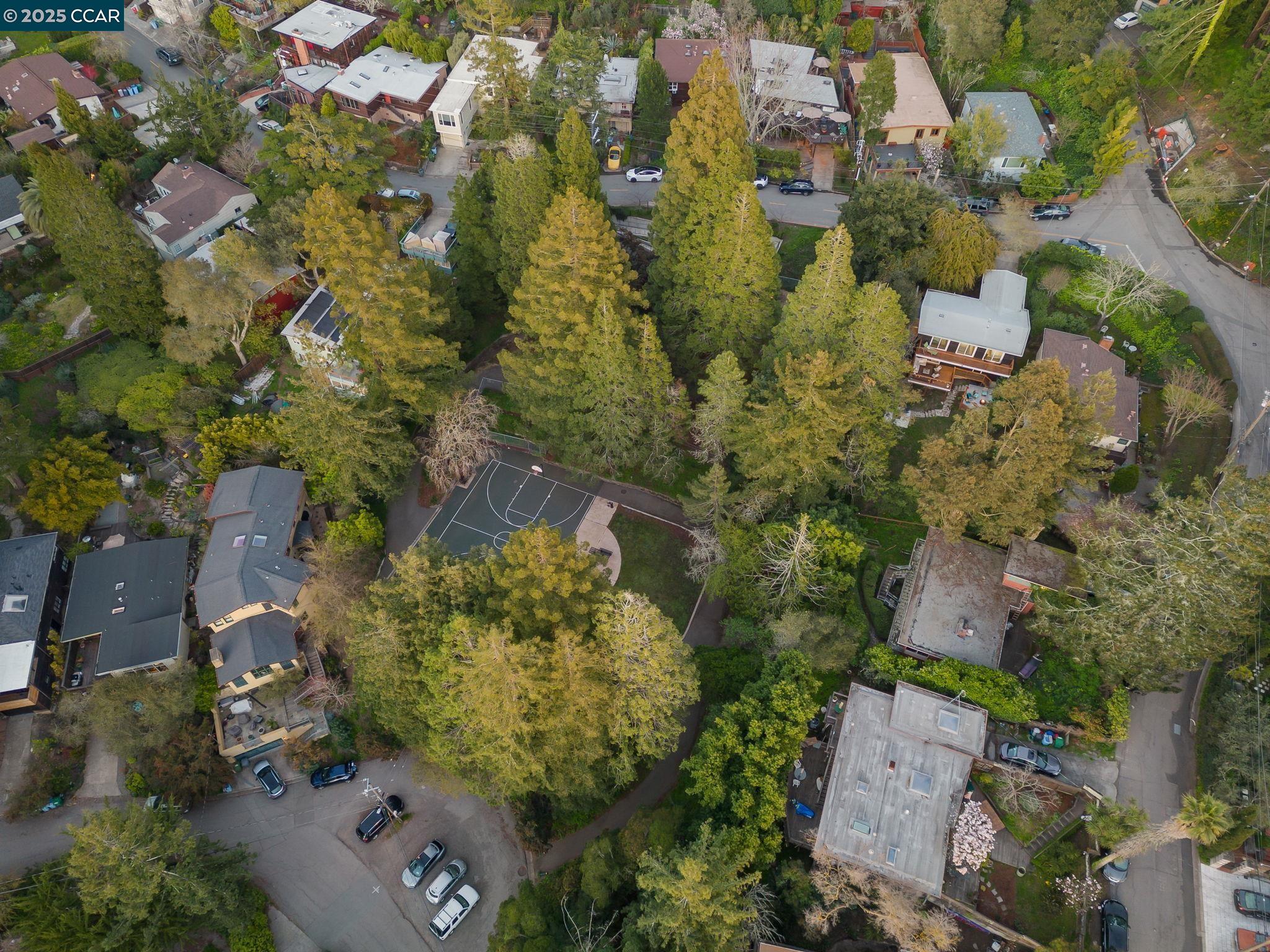 Detail Gallery Image 40 of 41 For 230 Fairlawn Dr, Berkeley,  CA 94708 - 4 Beds | 2 Baths