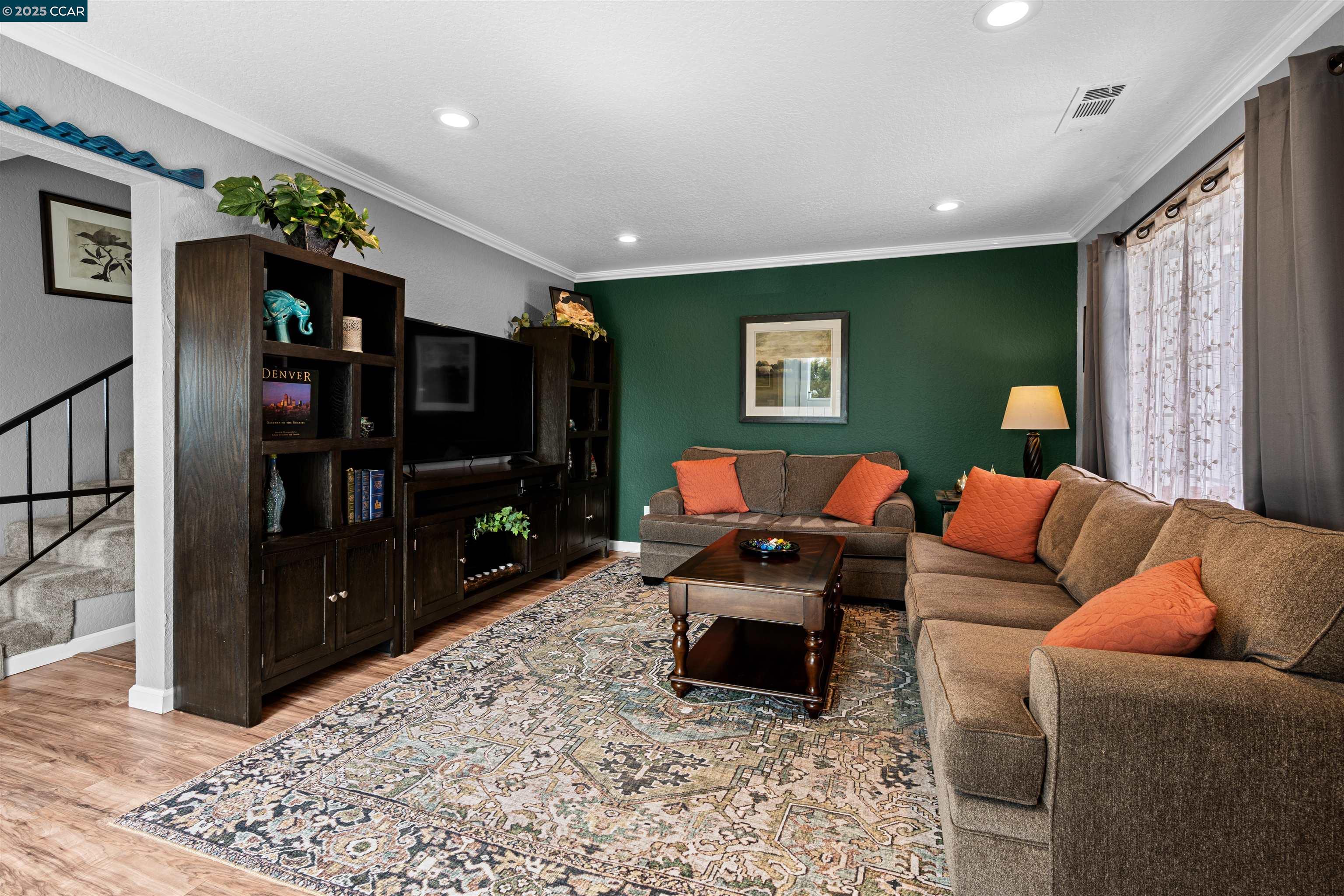 Detail Gallery Image 3 of 34 For 1251 Sandy Bridges Ct, Hayward,  CA 94541 - 3 Beds | 2/1 Baths