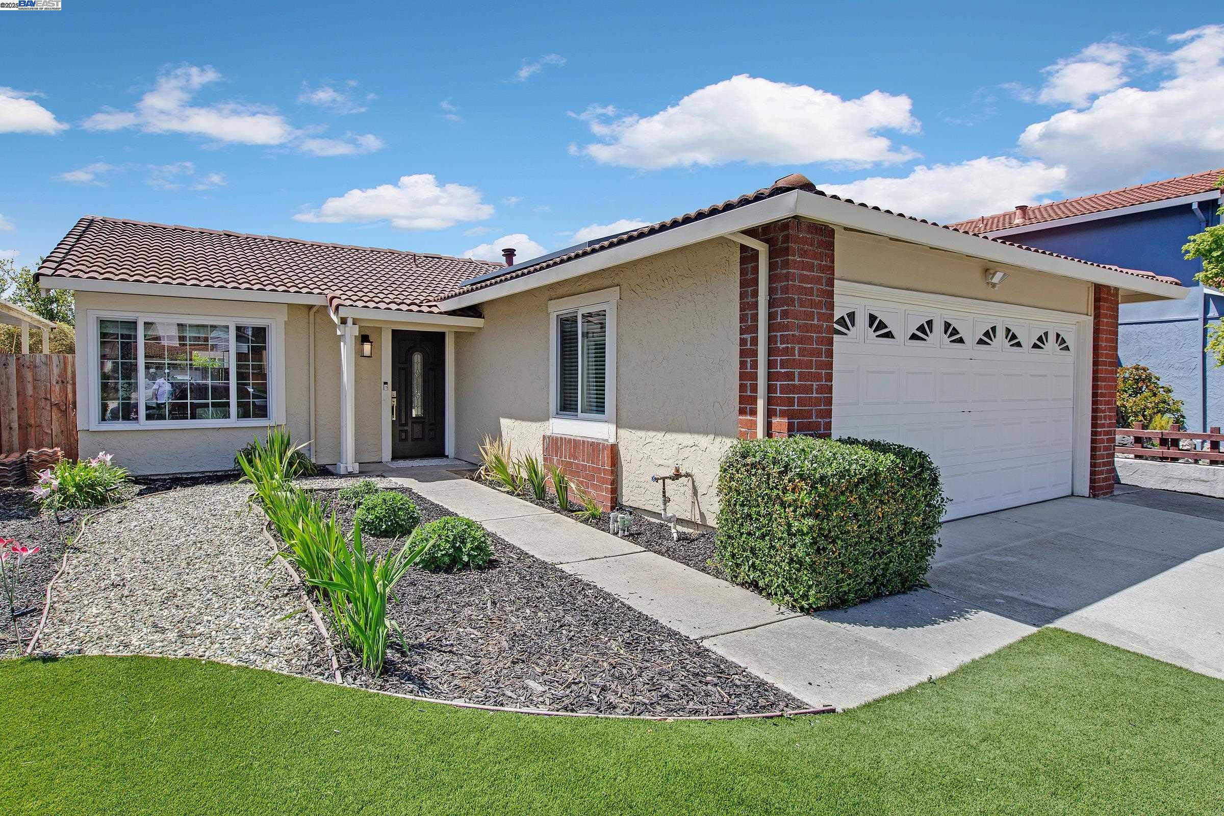 Detail Gallery Image 1 of 1 For 3289 Whitesand Court, San Jose,  CA 95148 - 3 Beds | 2 Baths