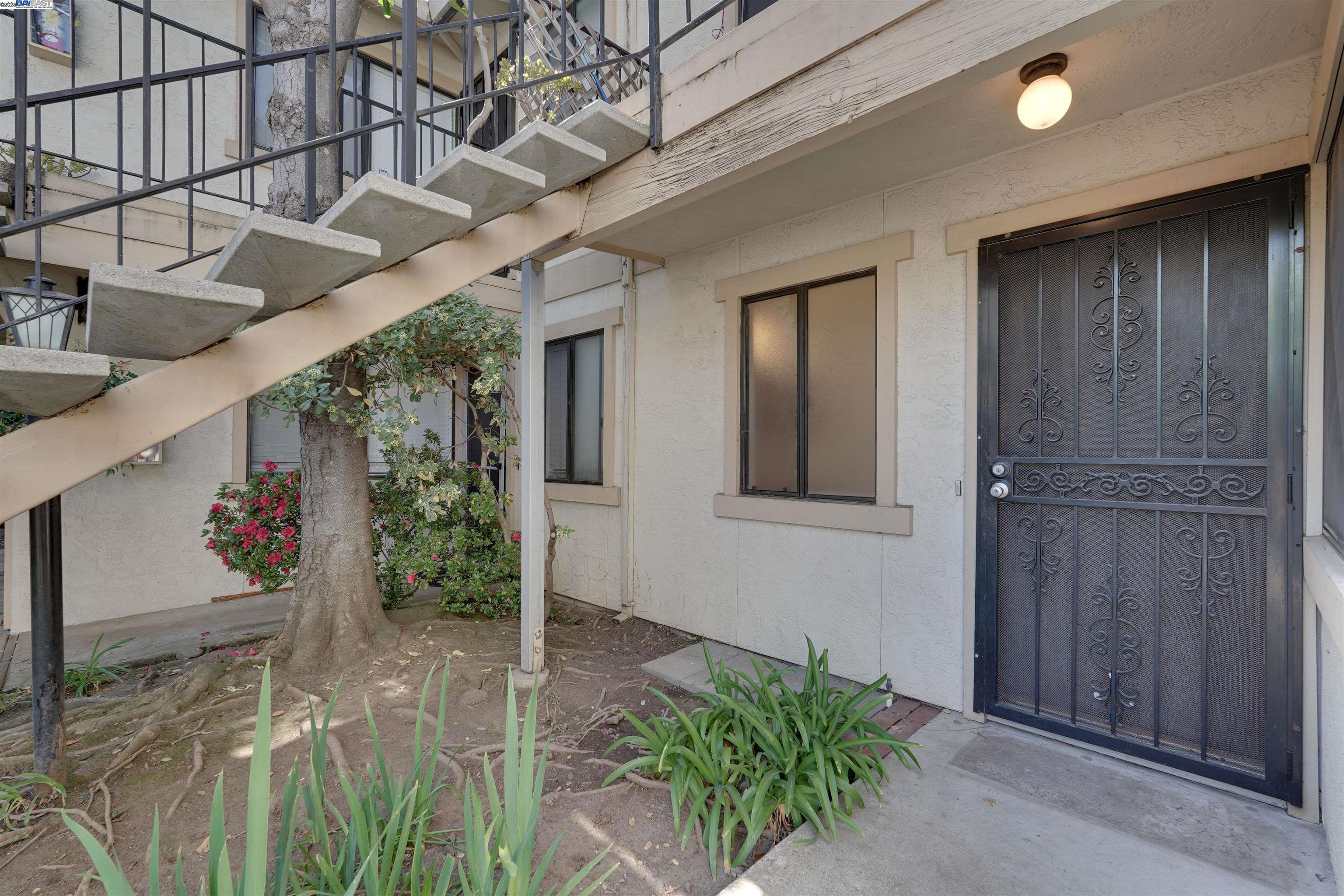 Detail Gallery Image 2 of 22 For 718 S Idaho #3,  San Mateo,  CA 94402 - 1 Beds | 1 Baths