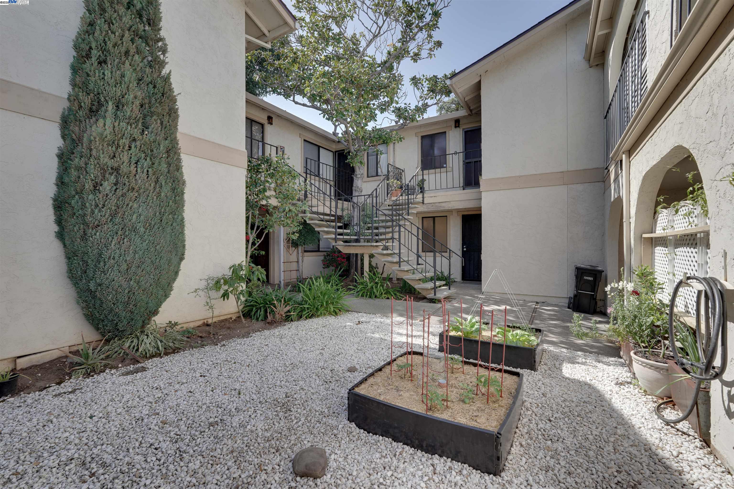 Detail Gallery Image 20 of 22 For 718 S Idaho #3,  San Mateo,  CA 94402 - 1 Beds | 1 Baths