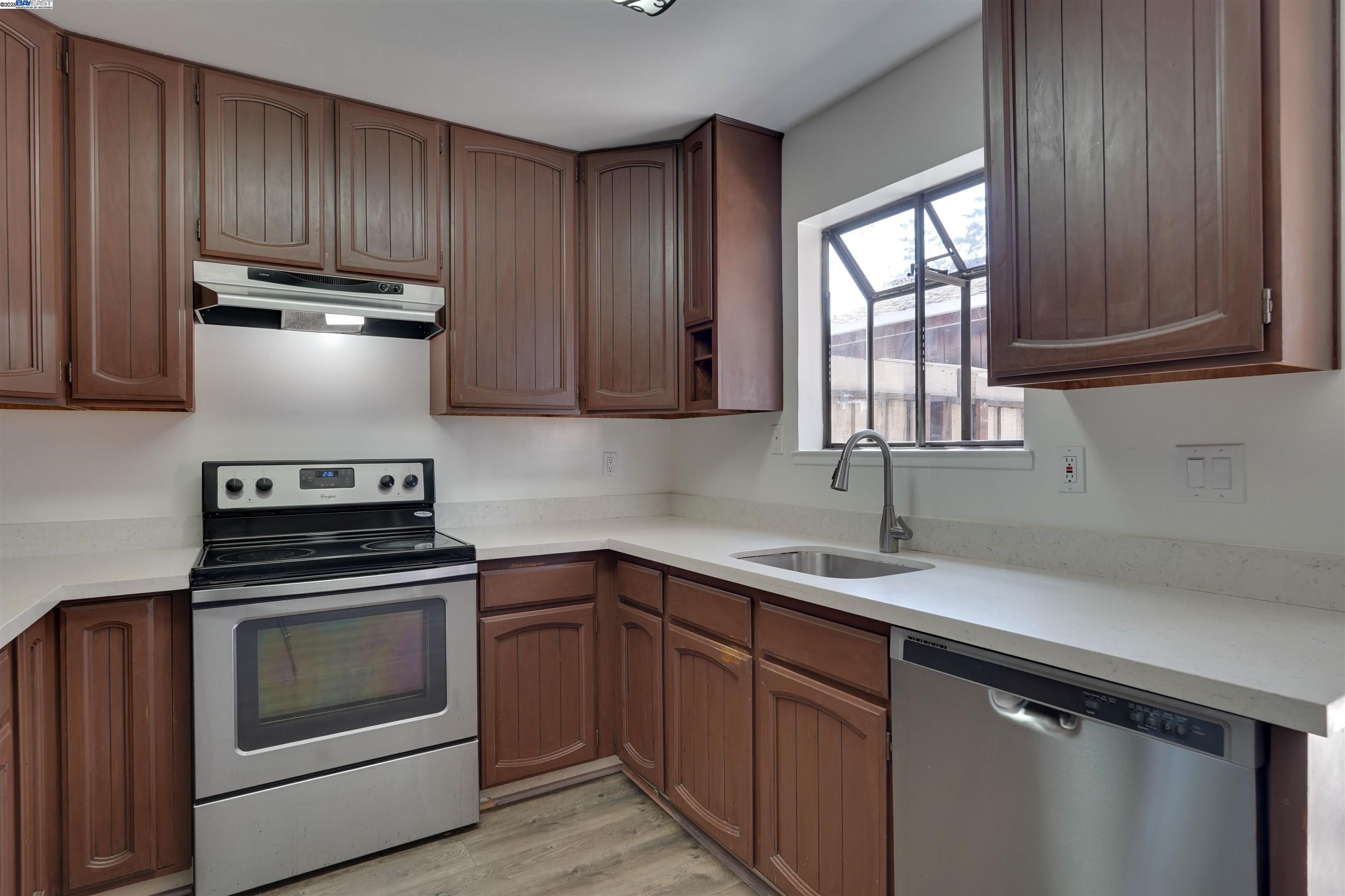 Detail Gallery Image 4 of 22 For 718 S Idaho #3,  San Mateo,  CA 94402 - 1 Beds | 1 Baths