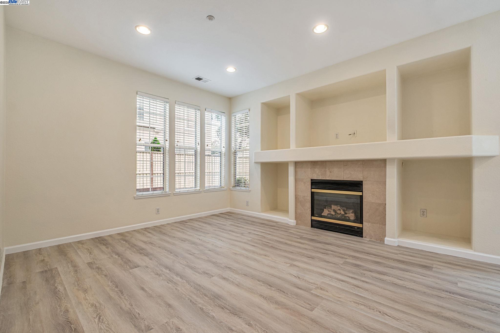 Detail Gallery Image 12 of 49 For 4293 Oliver Way, Union City,  CA 94587 - 4 Beds | 2/1 Baths