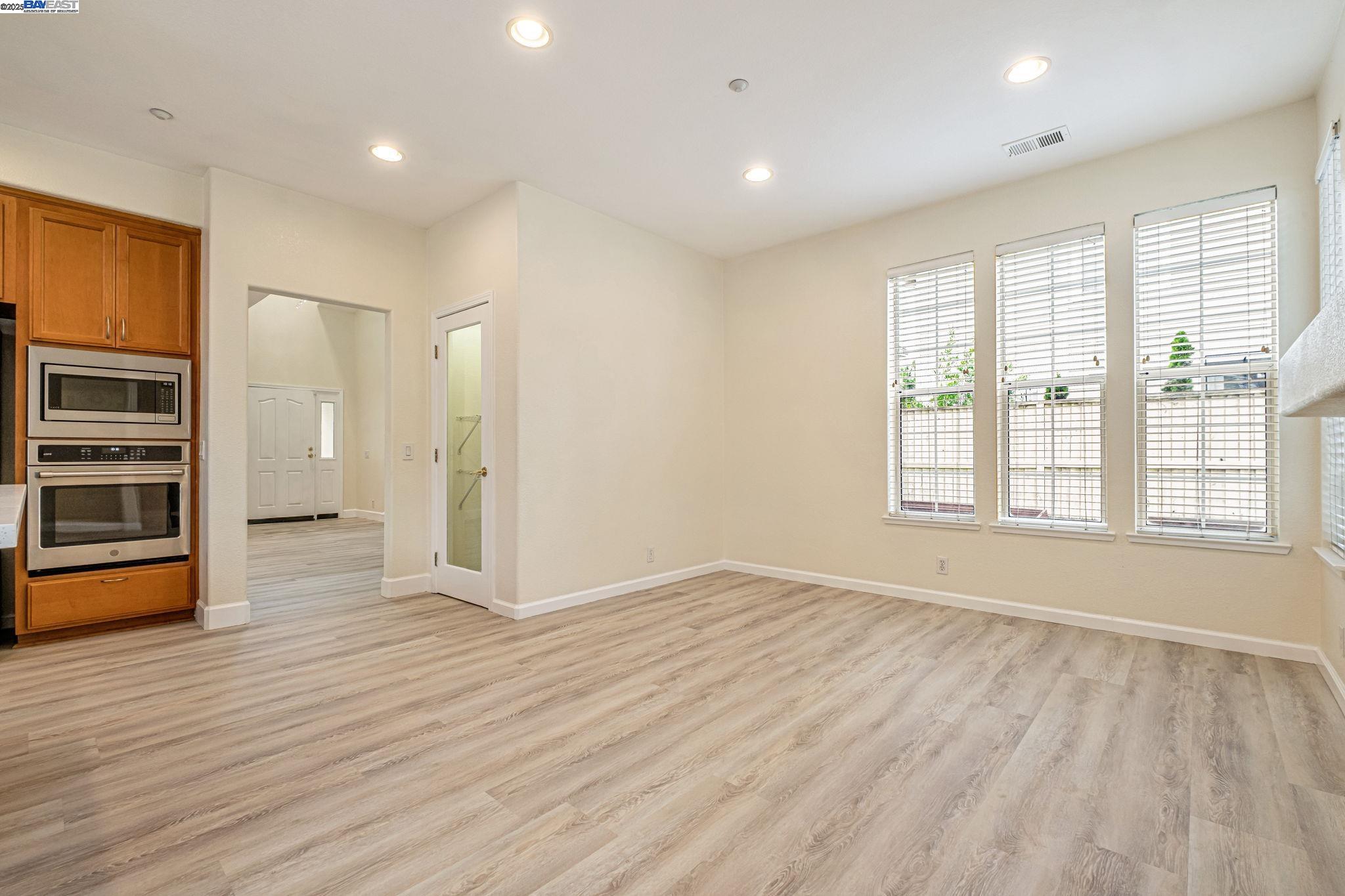 Detail Gallery Image 15 of 49 For 4293 Oliver Way, Union City,  CA 94587 - 4 Beds | 2/1 Baths