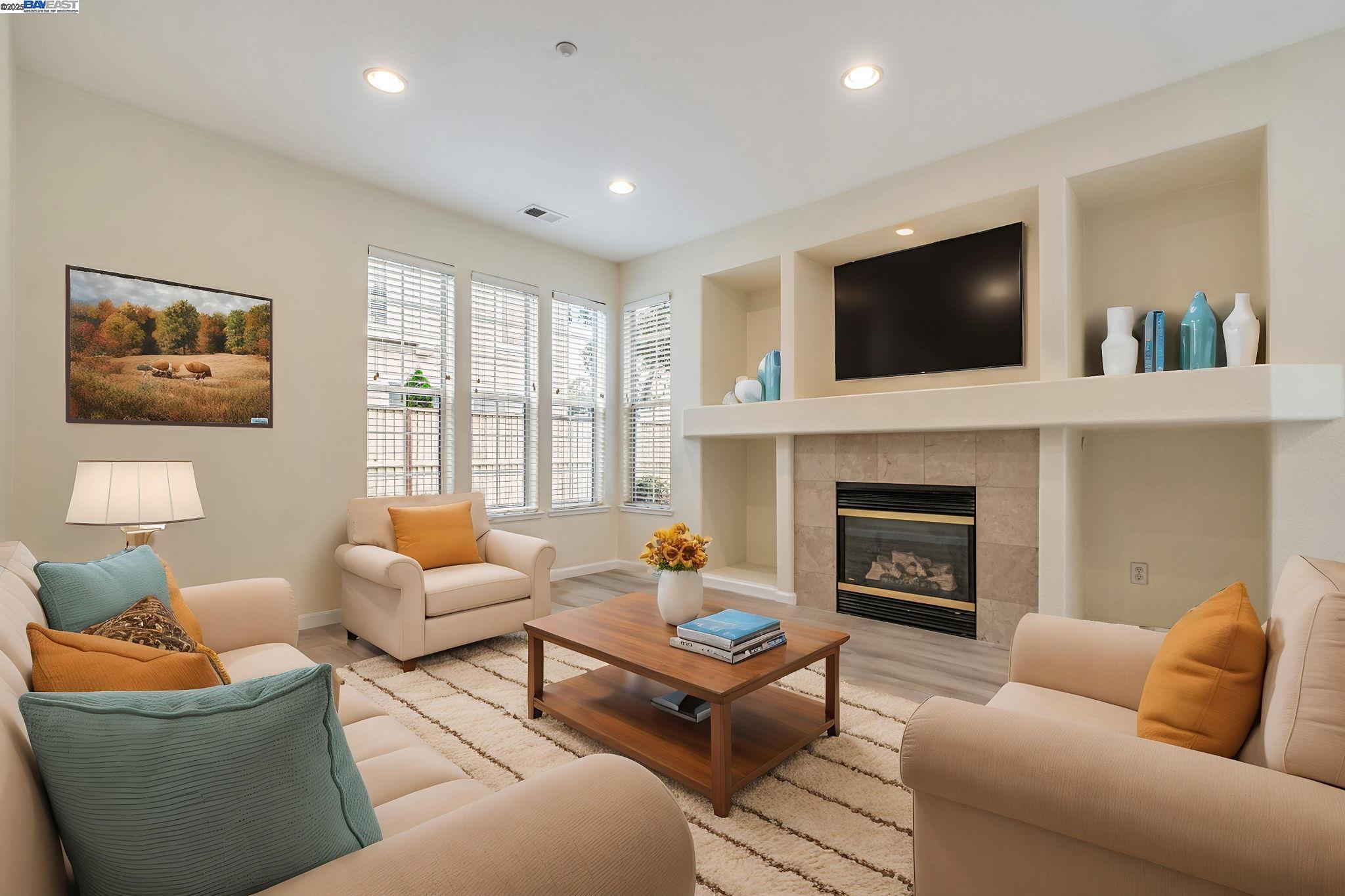 Detail Gallery Image 5 of 49 For 4293 Oliver Way, Union City,  CA 94587 - 4 Beds | 2/1 Baths