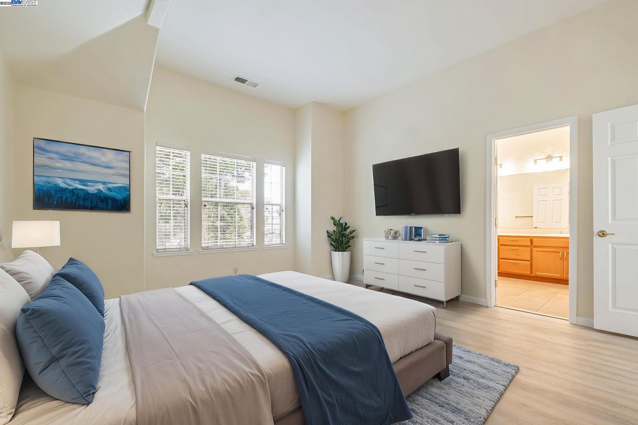 Detail Gallery Image 8 of 49 For 4293 Oliver Way, Union City,  CA 94587 - 4 Beds | 2/1 Baths