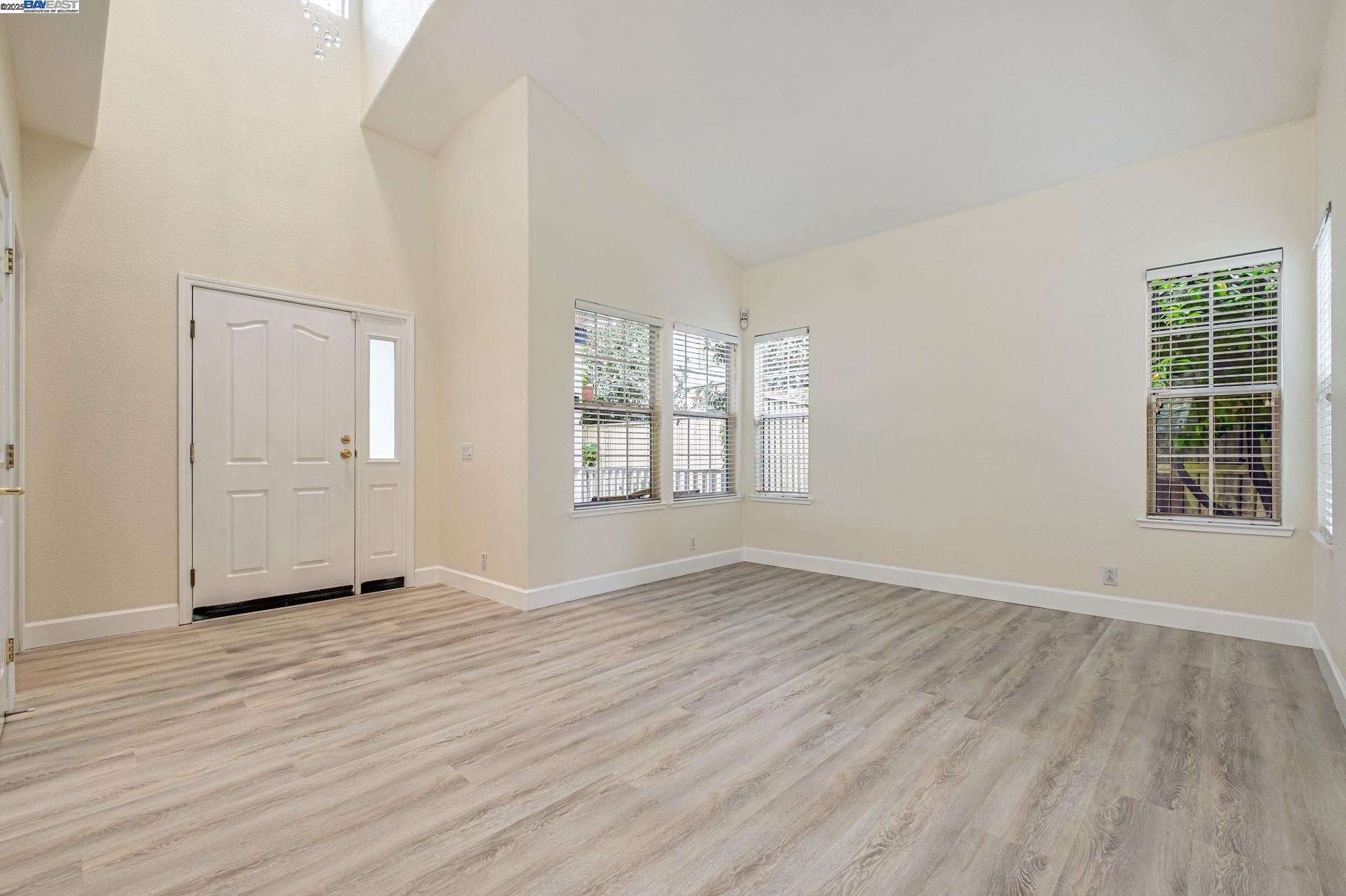 Detail Gallery Image 9 of 49 For 4293 Oliver Way, Union City,  CA 94587 - 4 Beds | 2/1 Baths