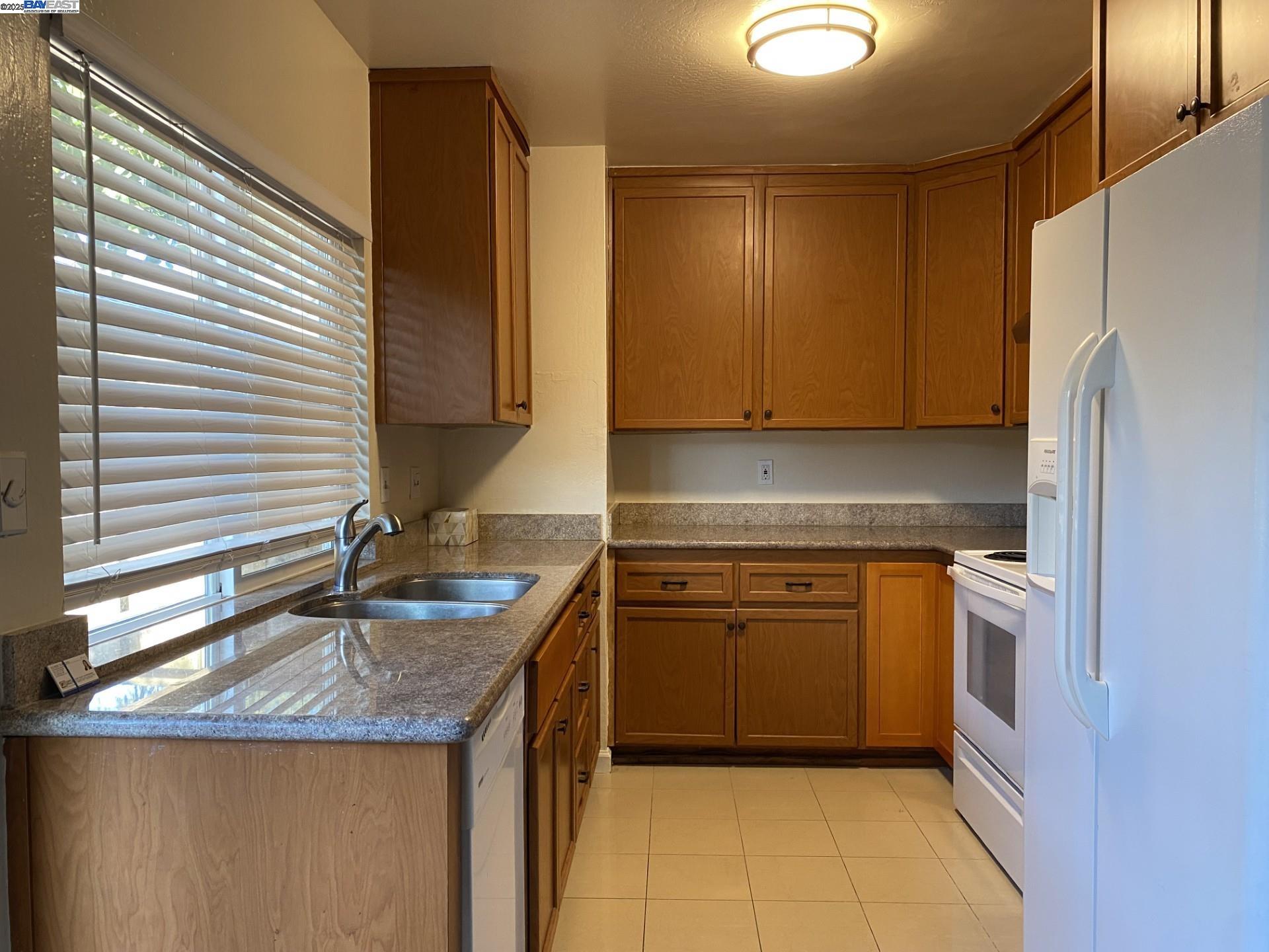 Detail Gallery Image 5 of 17 For 4108 Polaris, Union City,  CA 94587 - 4 Beds | 2/1 Baths