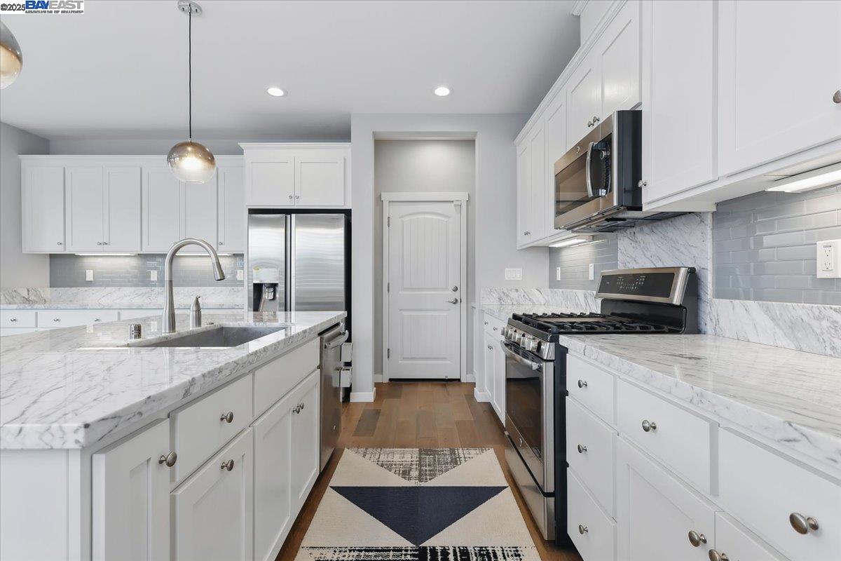 Detail Gallery Image 11 of 27 For 36188 Fig Tree Lane, Newark,  CA 94560 - 4 Beds | 2/1 Baths