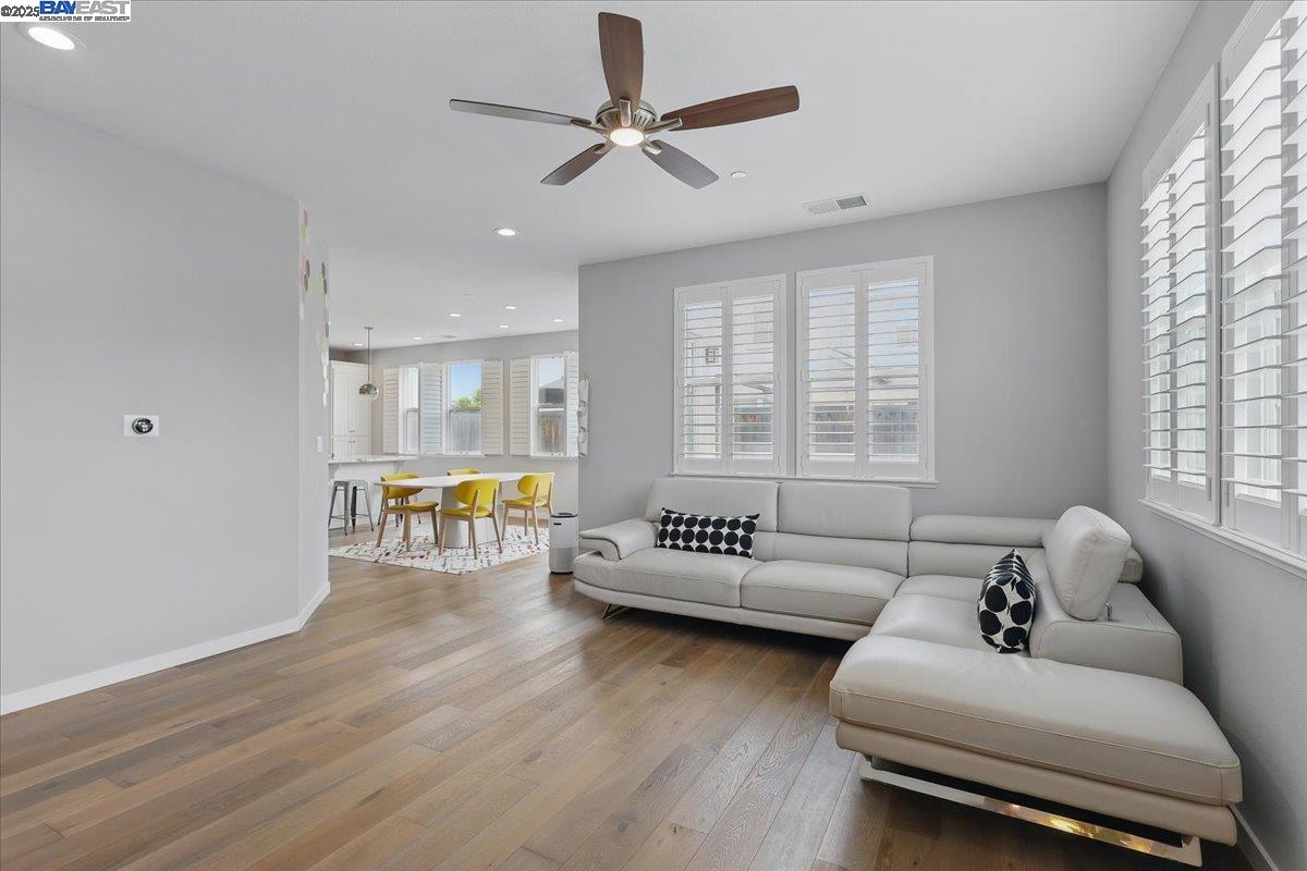 Detail Gallery Image 8 of 27 For 36188 Fig Tree Lane, Newark,  CA 94560 - 4 Beds | 2/1 Baths