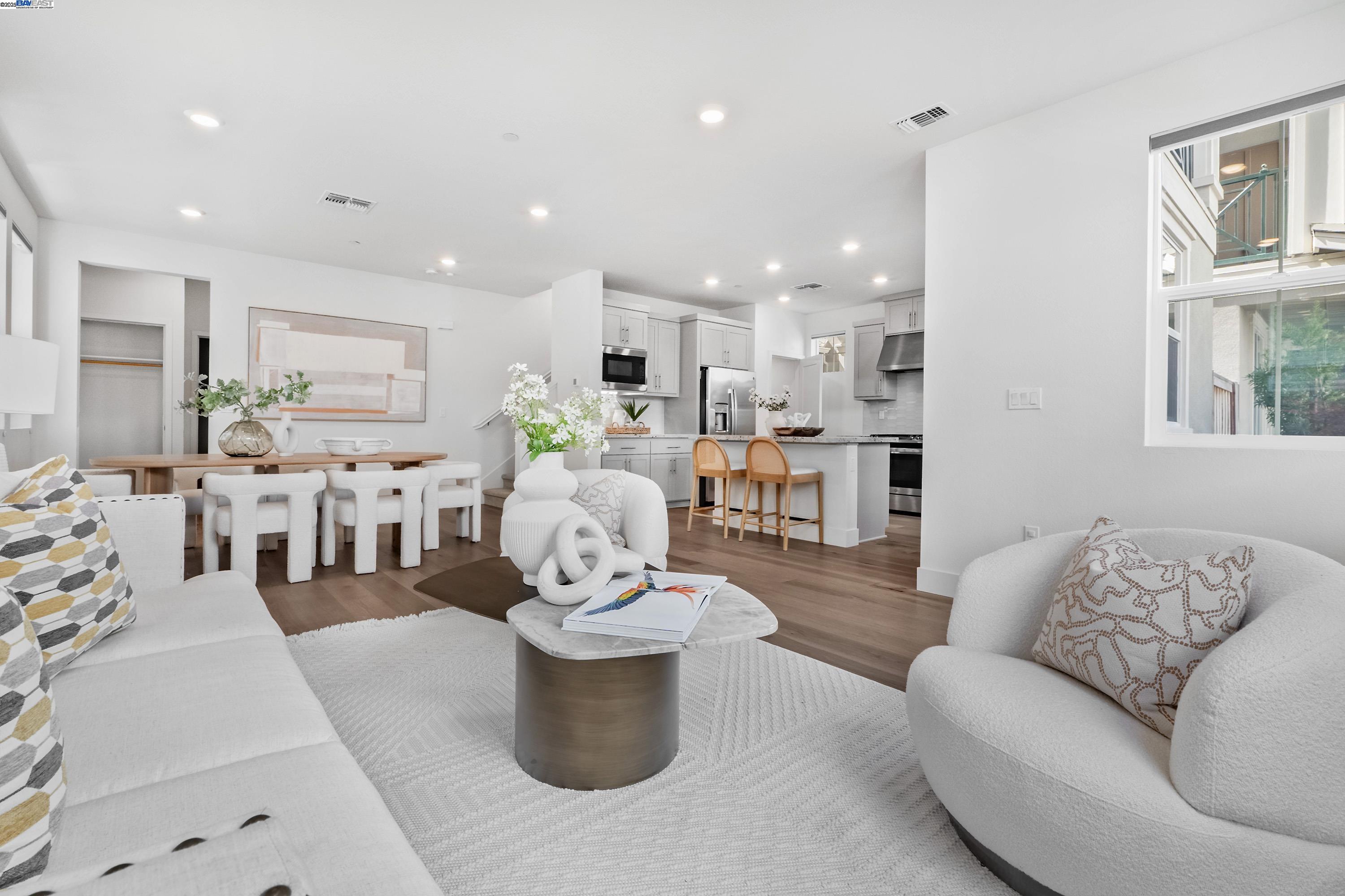 Detail Gallery Image 11 of 60 For 37534 Watersail Way, Newark,  CA 94560 - 5 Beds | 4/1 Baths