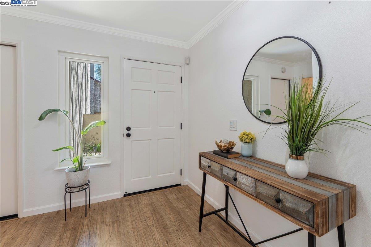 Detail Gallery Image 3 of 30 For 968 Huntington Terrace, Fremont,  CA 94536 - 2 Beds | 2/1 Baths