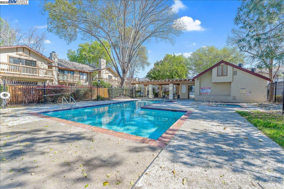 Detail Gallery Image 22 of 30 For 968 Huntington Terrace, Fremont,  CA 94536 - 2 Beds | 2/1 Baths