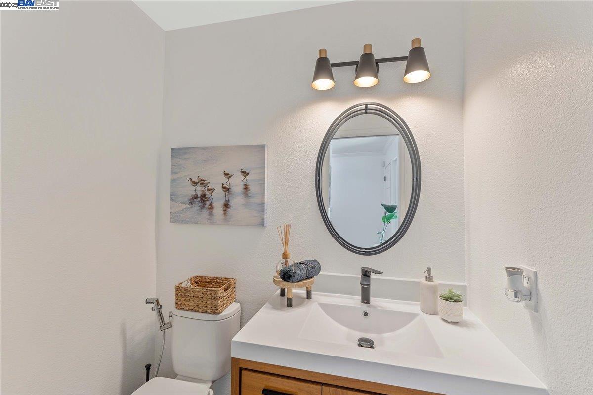 Detail Gallery Image 4 of 30 For 968 Huntington Terrace, Fremont,  CA 94536 - 2 Beds | 2/1 Baths