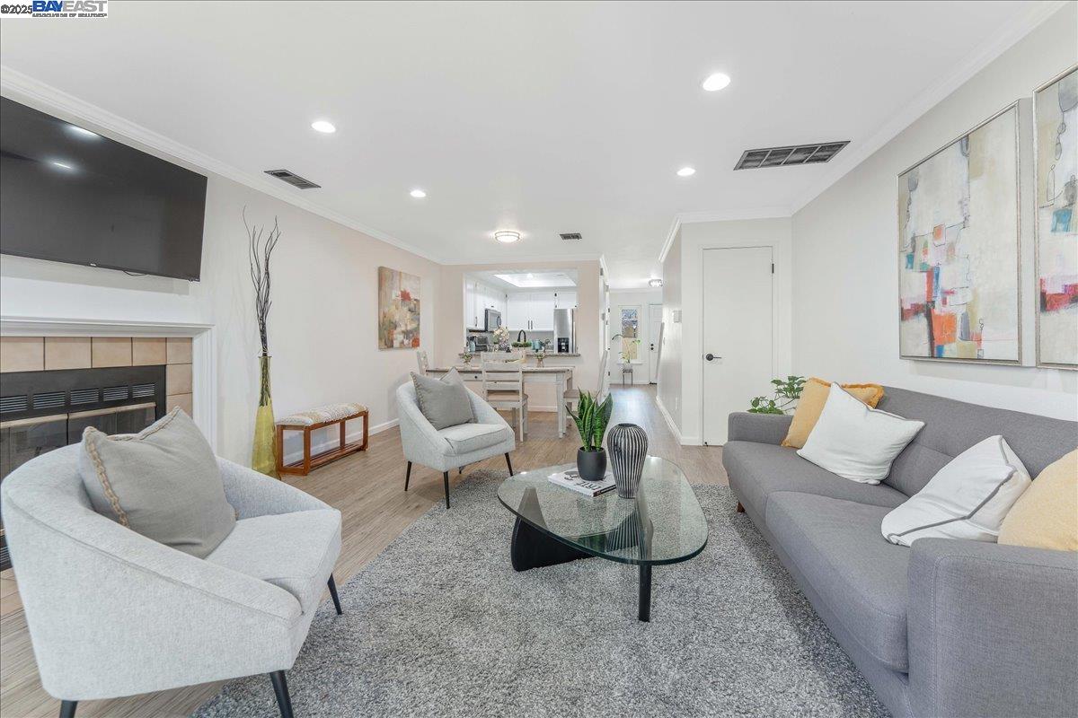 Detail Gallery Image 9 of 30 For 968 Huntington Terrace, Fremont,  CA 94536 - 2 Beds | 2/1 Baths
