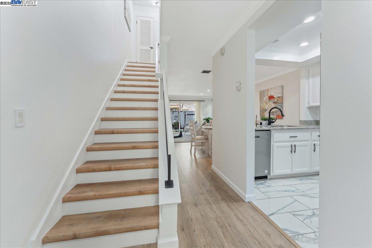 Detail Gallery Image 10 of 30 For 968 Huntington Terrace, Fremont,  CA 94536 - 2 Beds | 2/1 Baths