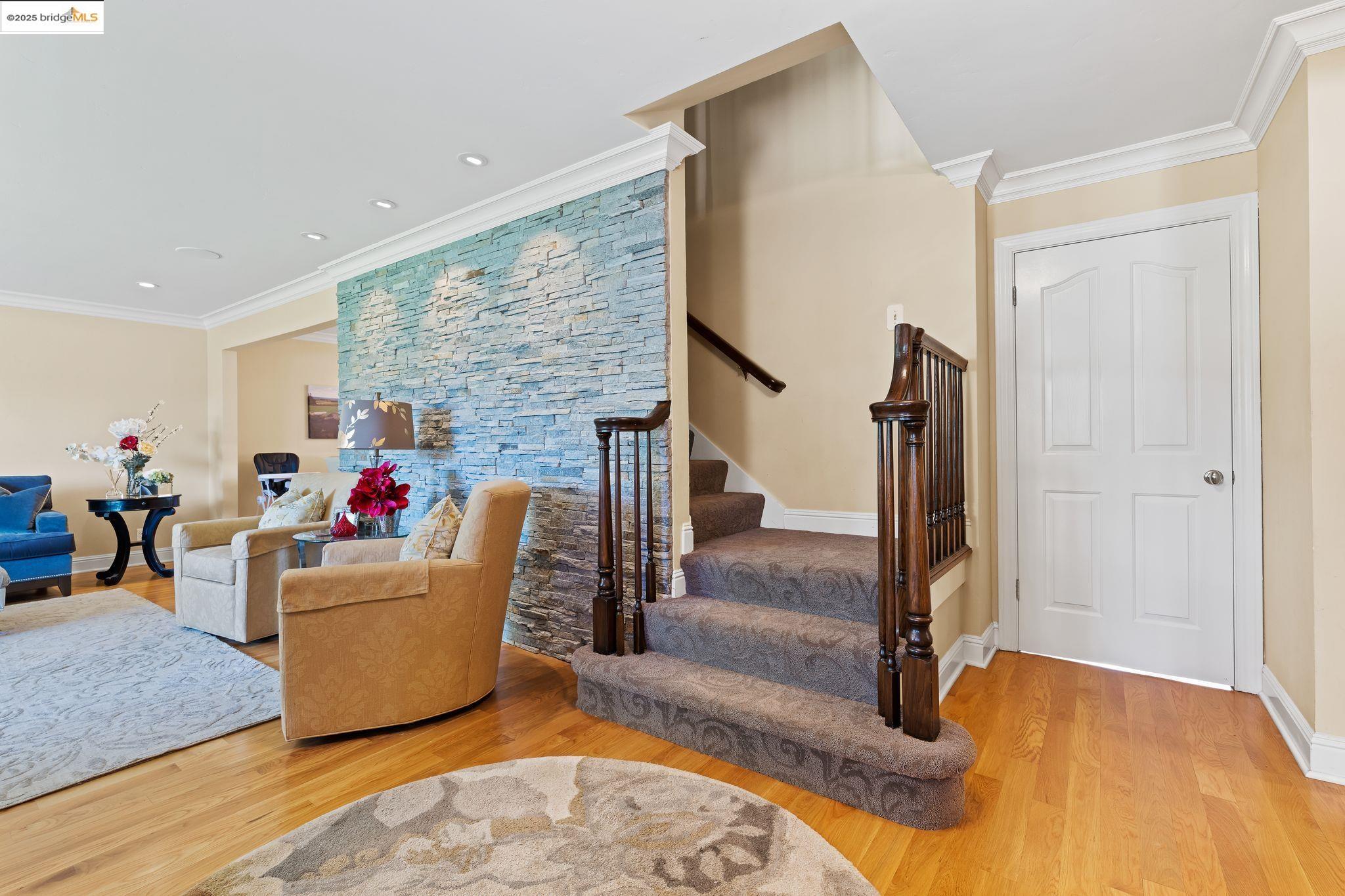 Detail Gallery Image 4 of 59 For 6263 Mojave Dr, San Jose,  CA 95120 - 6 Beds | 3 Baths