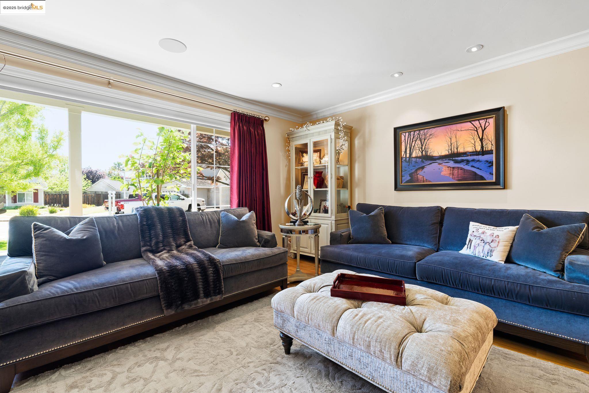 Detail Gallery Image 8 of 59 For 6263 Mojave Dr, San Jose,  CA 95120 - 6 Beds | 3 Baths