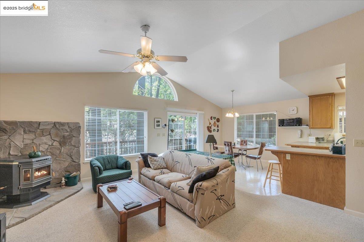 Detail Gallery Image 4 of 53 For 24030 Hitching Post Rd, Sonora,  CA 95370 - 3 Beds | 2/1 Baths