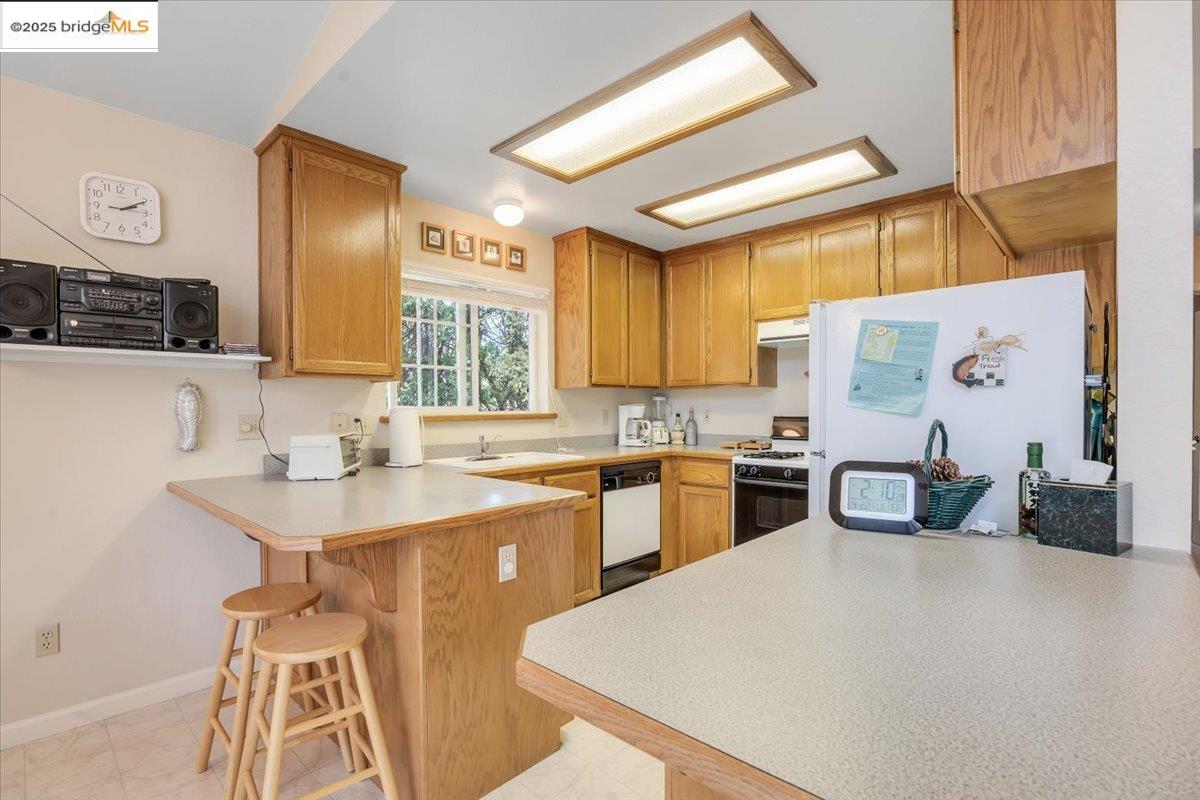 Detail Gallery Image 10 of 53 For 24030 Hitching Post Rd, Sonora,  CA 95370 - 3 Beds | 2/1 Baths