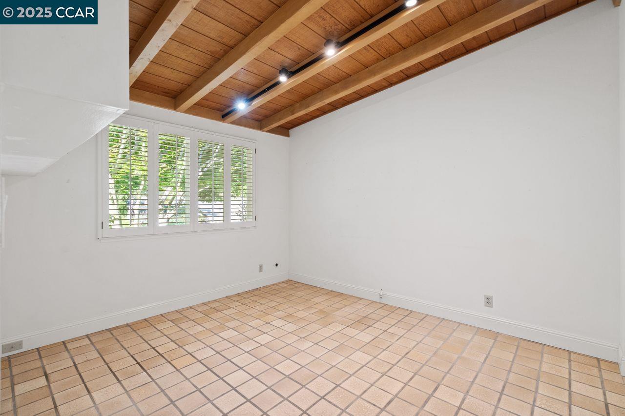 Detail Gallery Image 29 of 51 For 23 Lost Valley Dr, Orinda,  CA 94563 - 4 Beds | 3 Baths