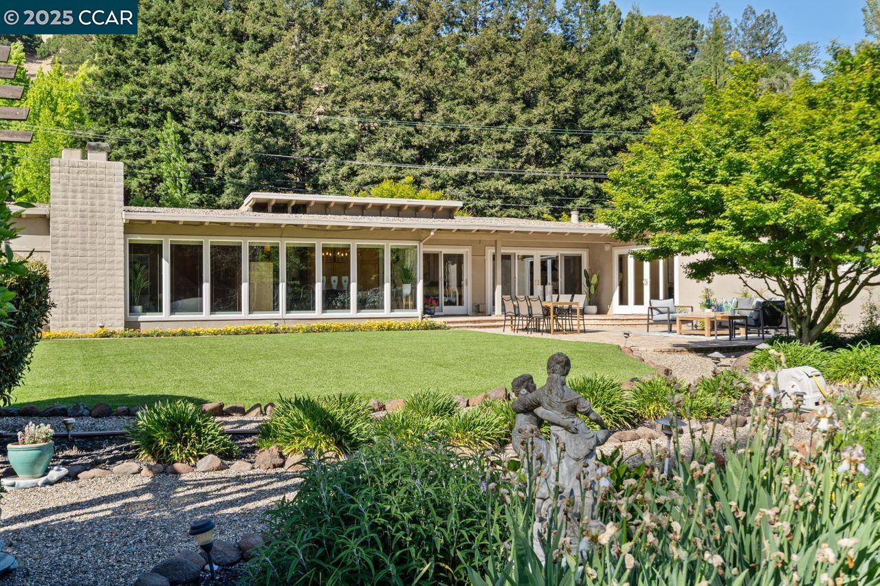 Detail Gallery Image 36 of 51 For 23 Lost Valley Dr, Orinda,  CA 94563 - 4 Beds | 3 Baths