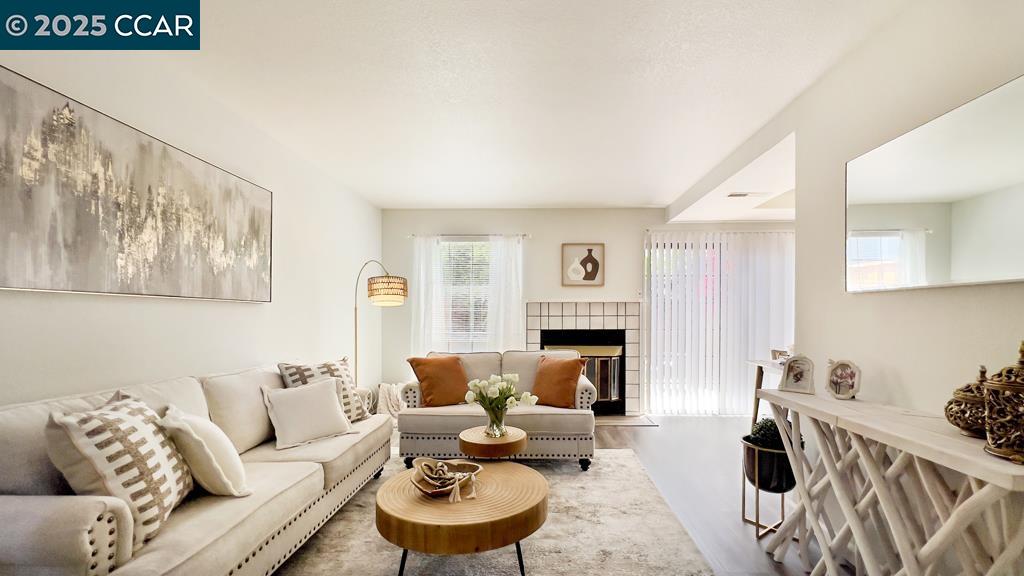 Detail Gallery Image 5 of 40 For 126 Colonade Sq, San Jose,  CA 95127 - 2 Beds | 2/1 Baths