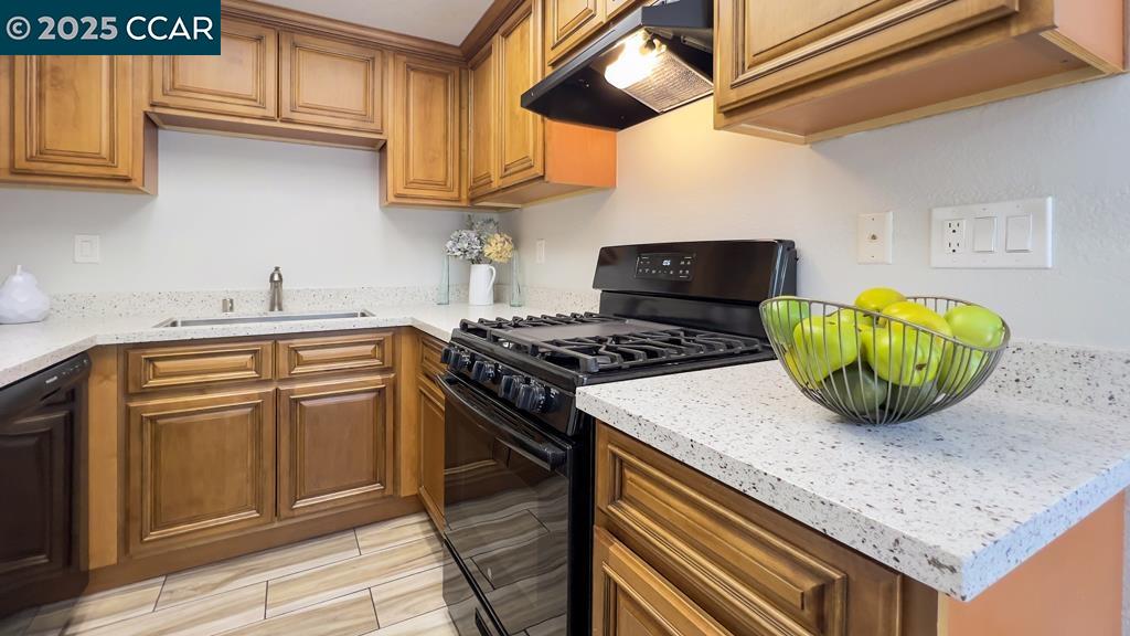 Detail Gallery Image 10 of 40 For 126 Colonade Sq, San Jose,  CA 95127 - 2 Beds | 2/1 Baths